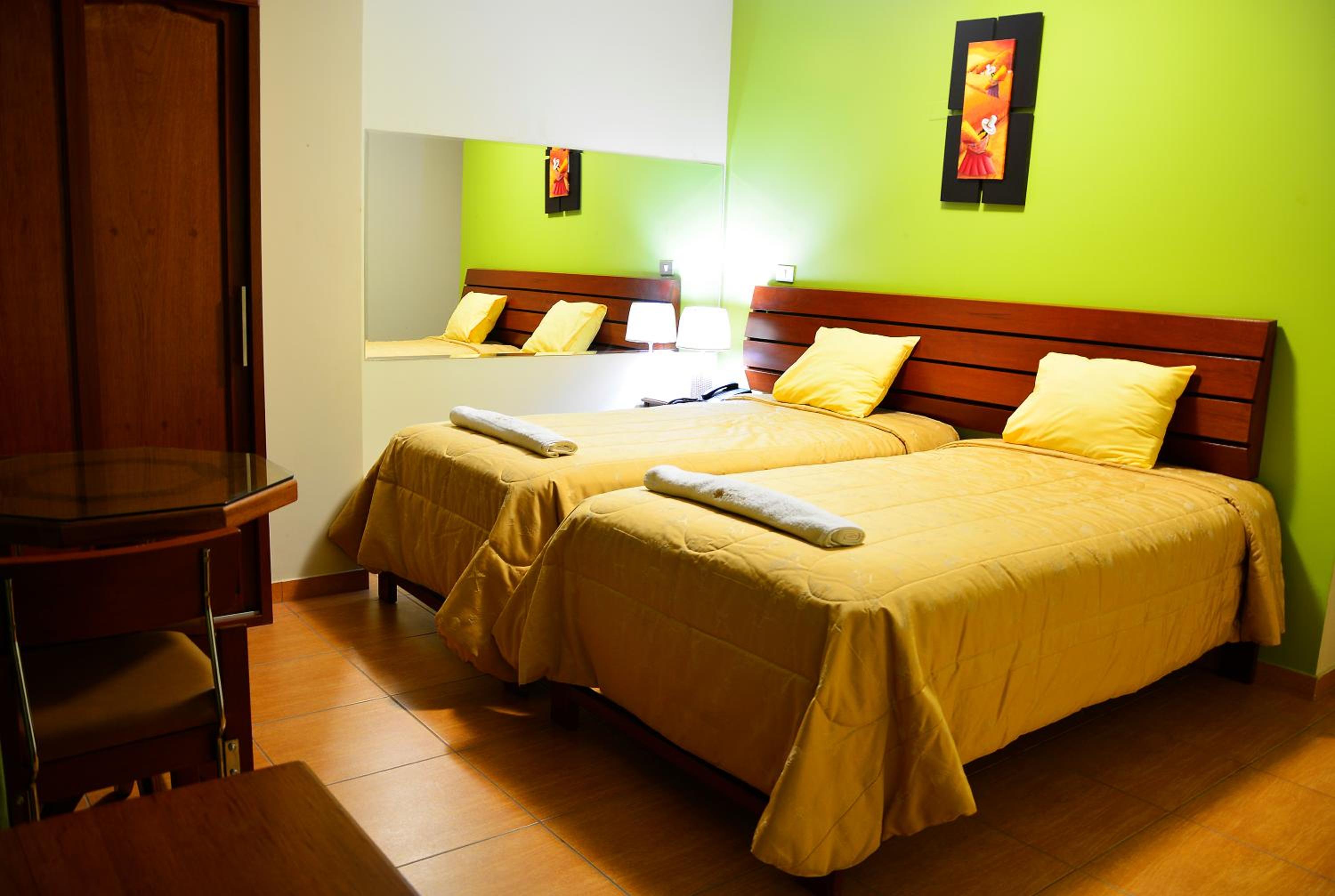 Twin Room with Bathroom photo 1