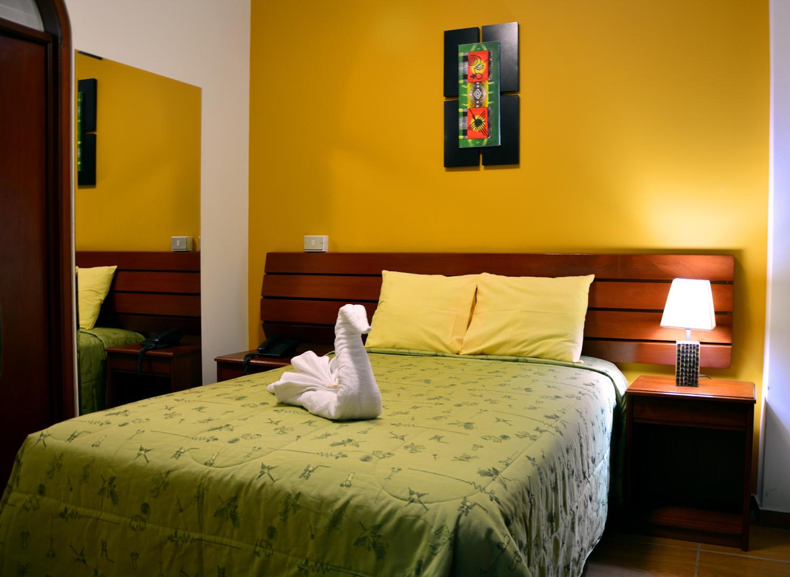 Single Room with Bathroom photo 2