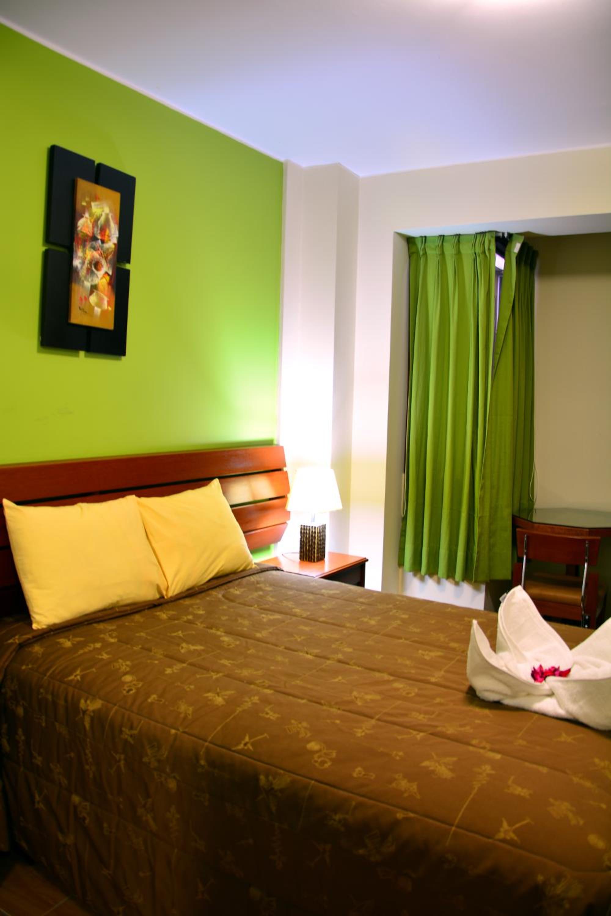 Deluxe Queen Room photo 2