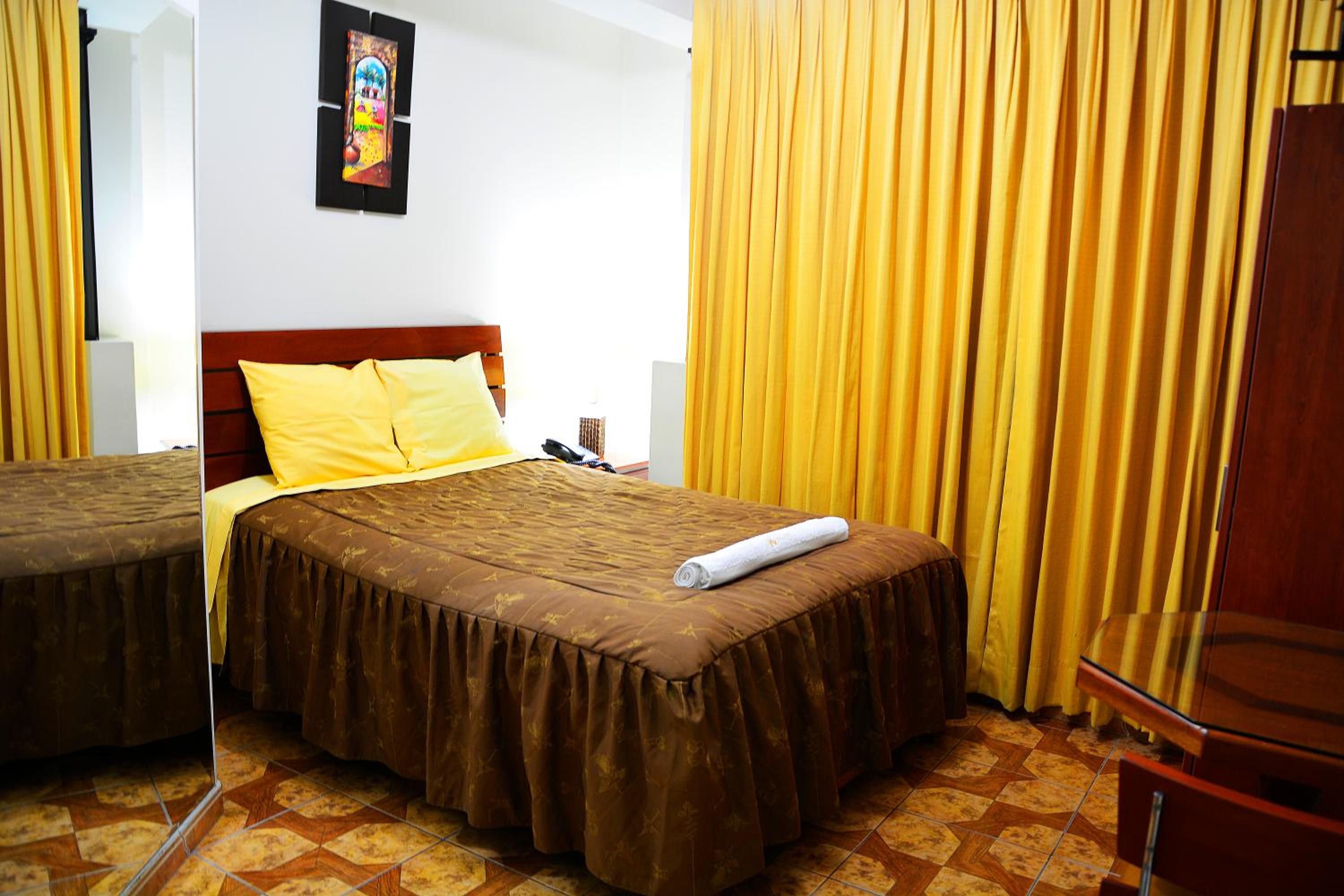 Single Room with Bathroom photo 1