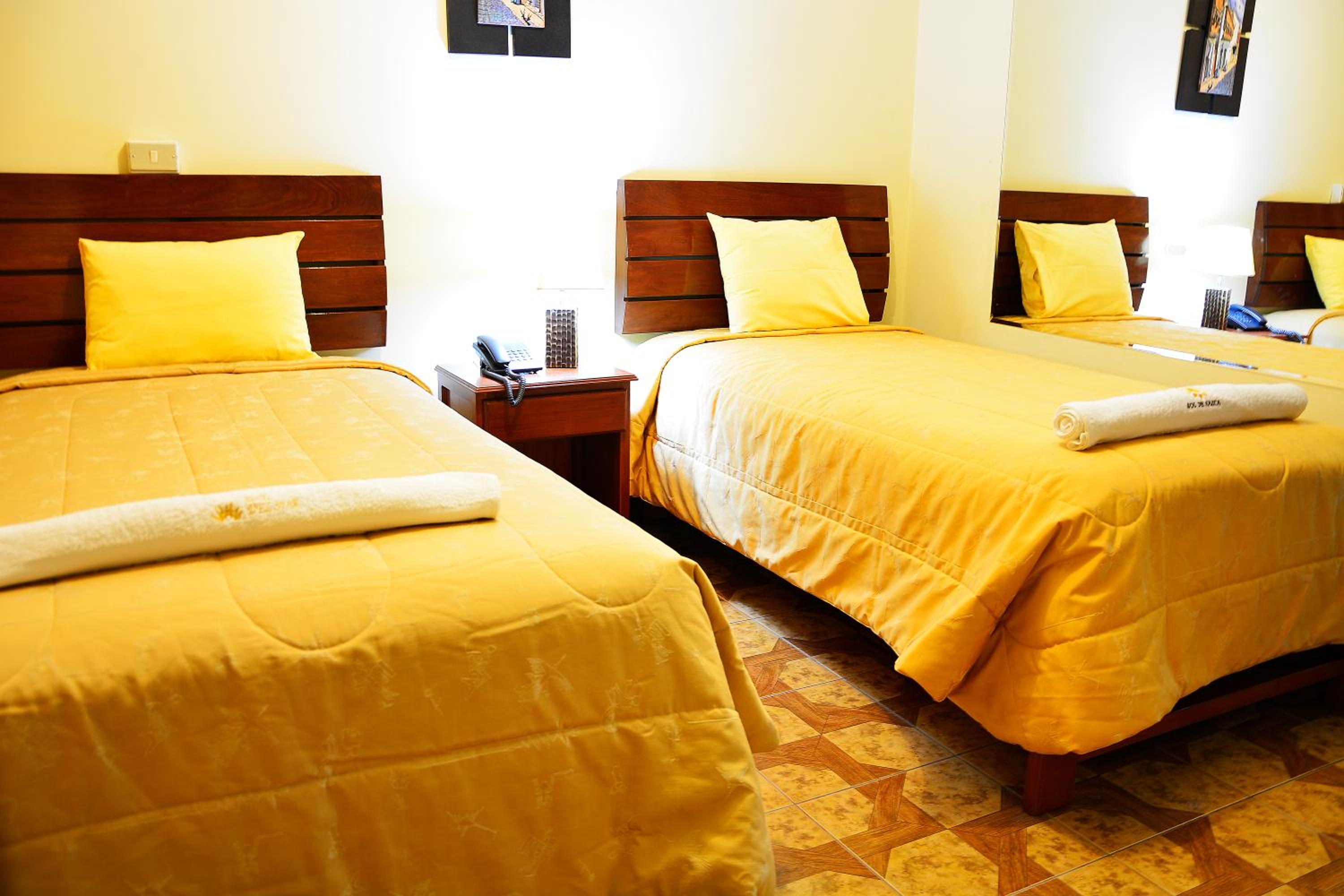 Twin Room with Bathroom photo 2