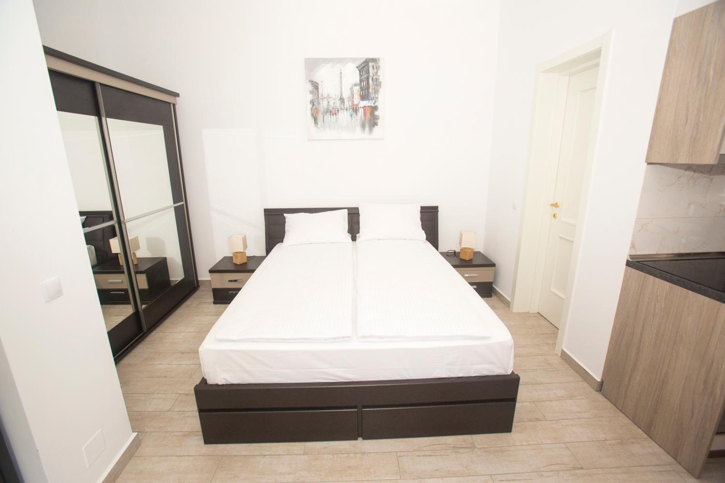 Studio Apartment - Photo 10