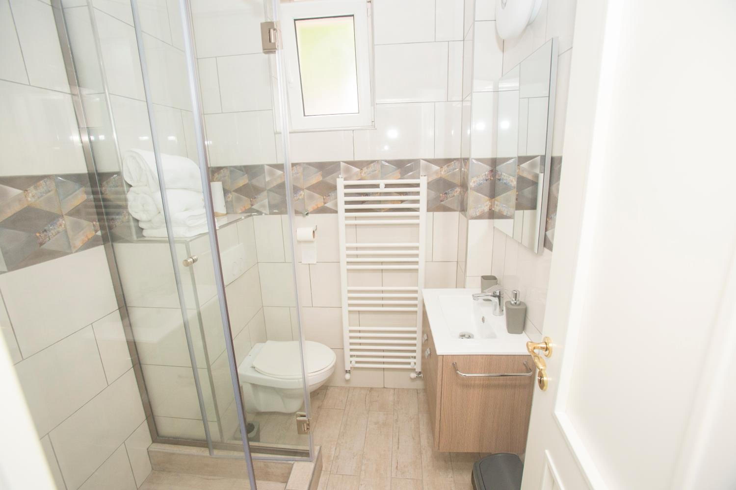 Studio Apartment - Photo 12