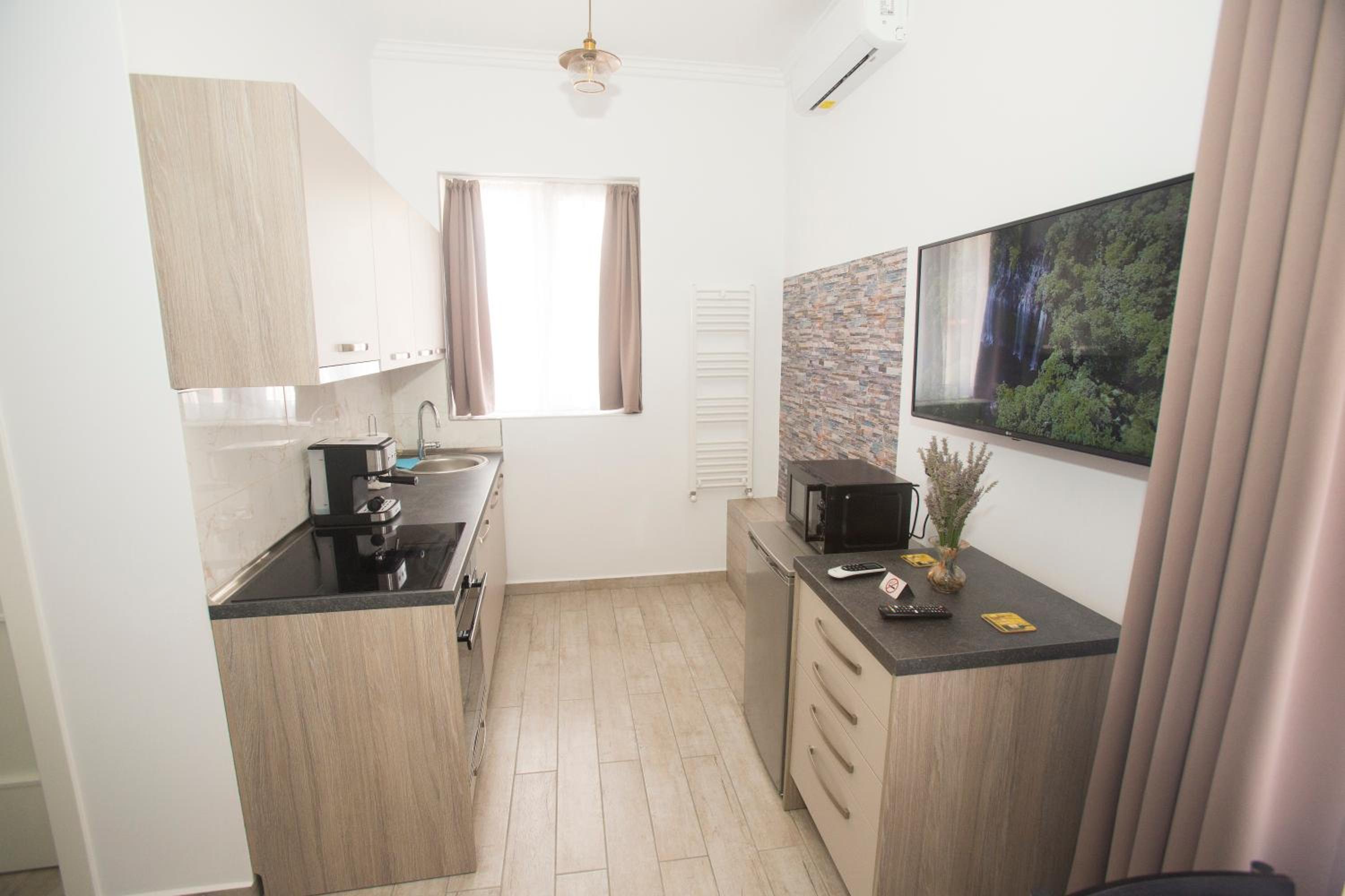 Studio Apartment - Photo 7