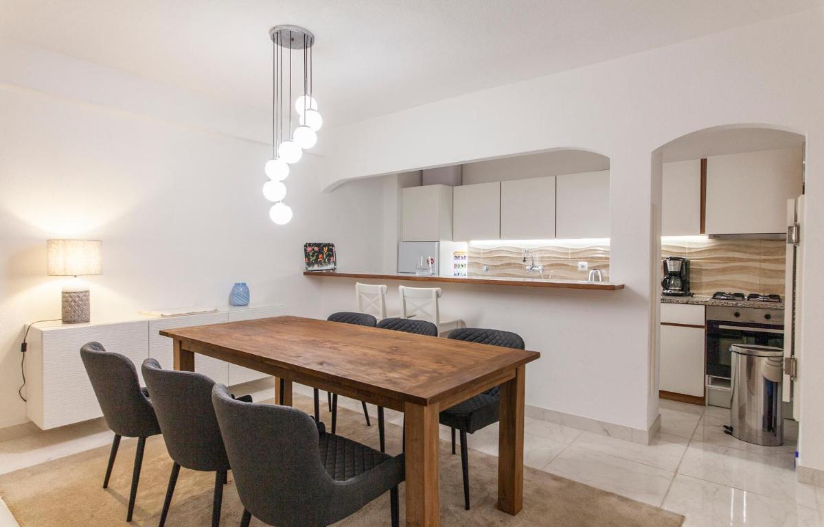 Two-Bedroom Apartment - Photo 14