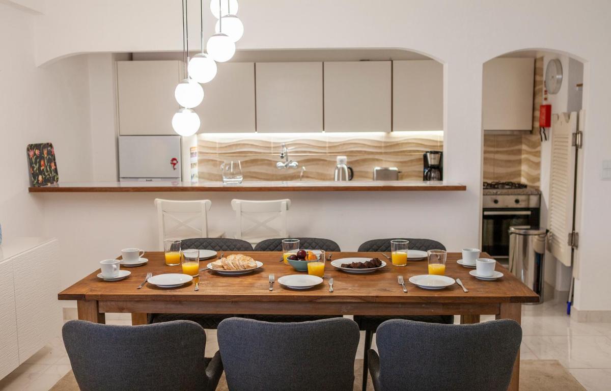 Two-Bedroom Apartment - Photo 2