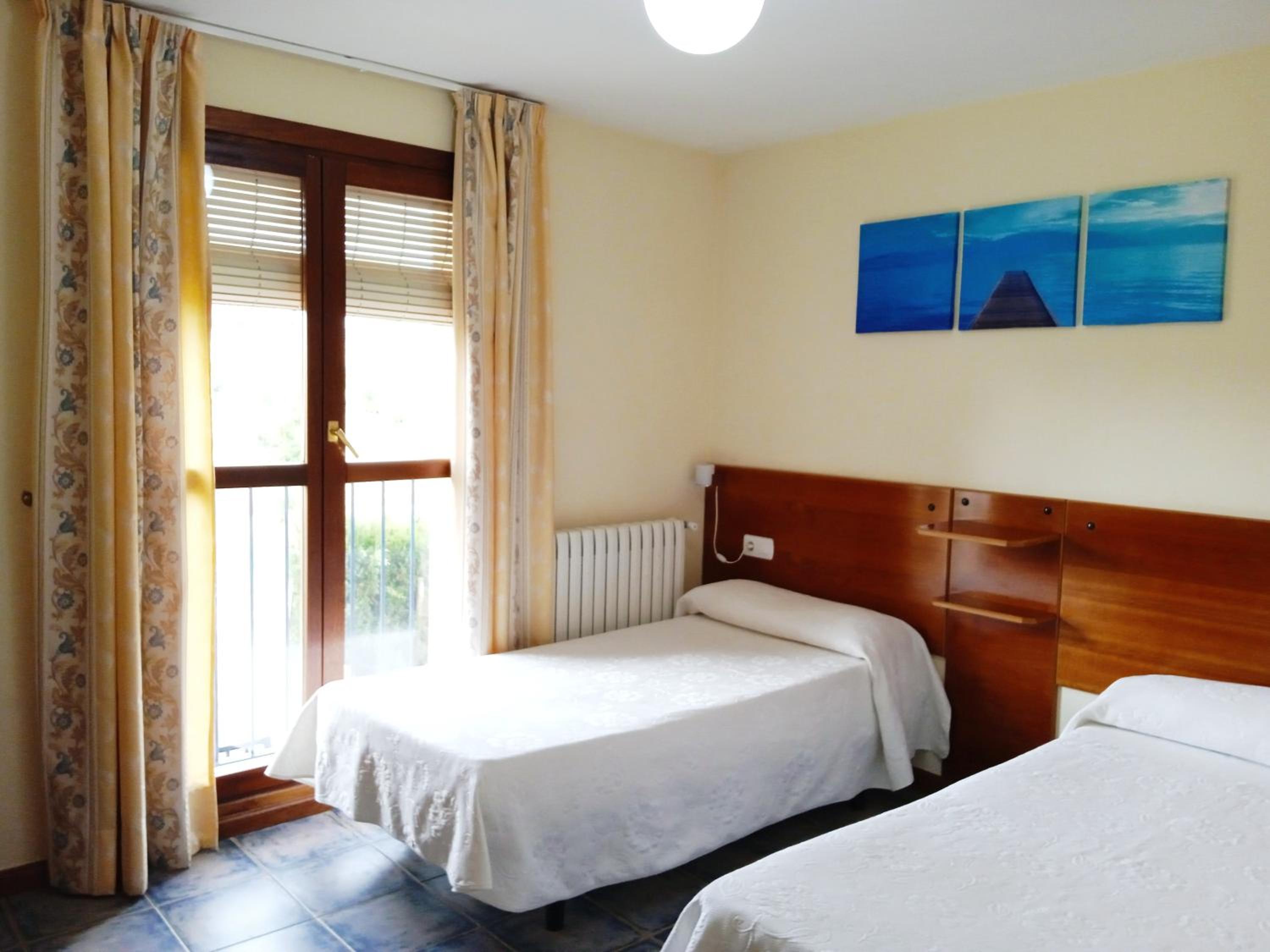 Double or Twin Room - Photo 3