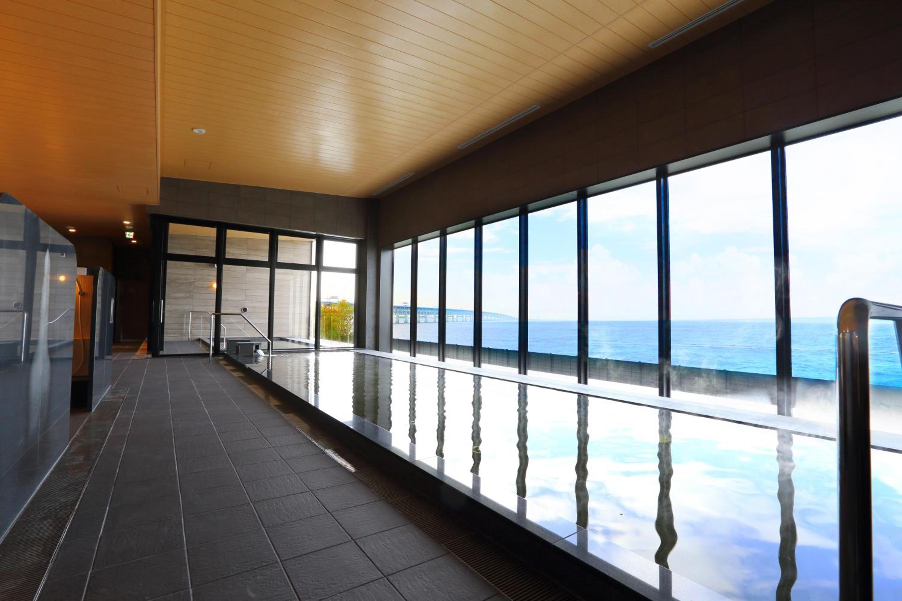 Deluxe Twin Room with Ocean View - Photo 17
