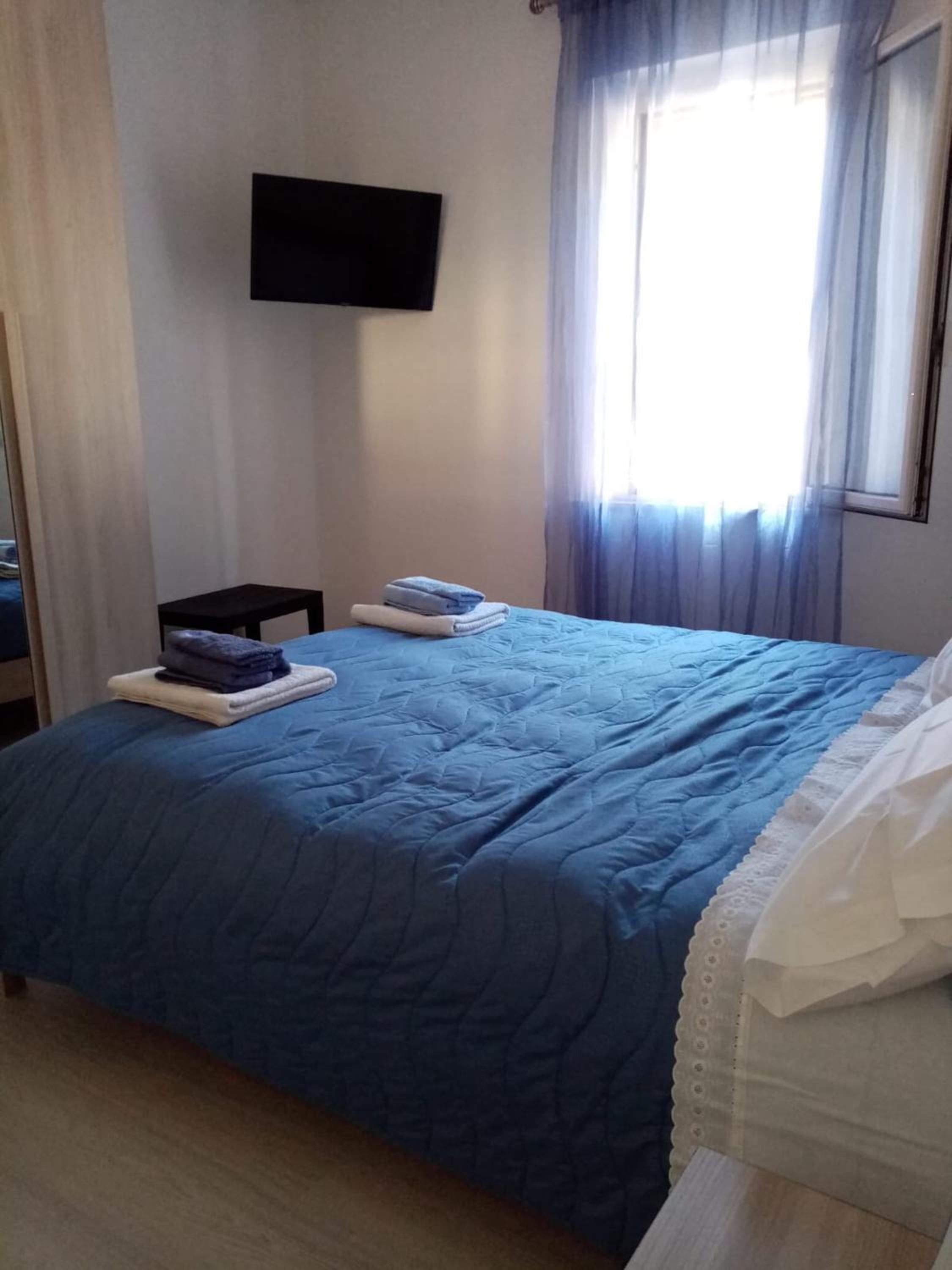 Double Room - Photo 14