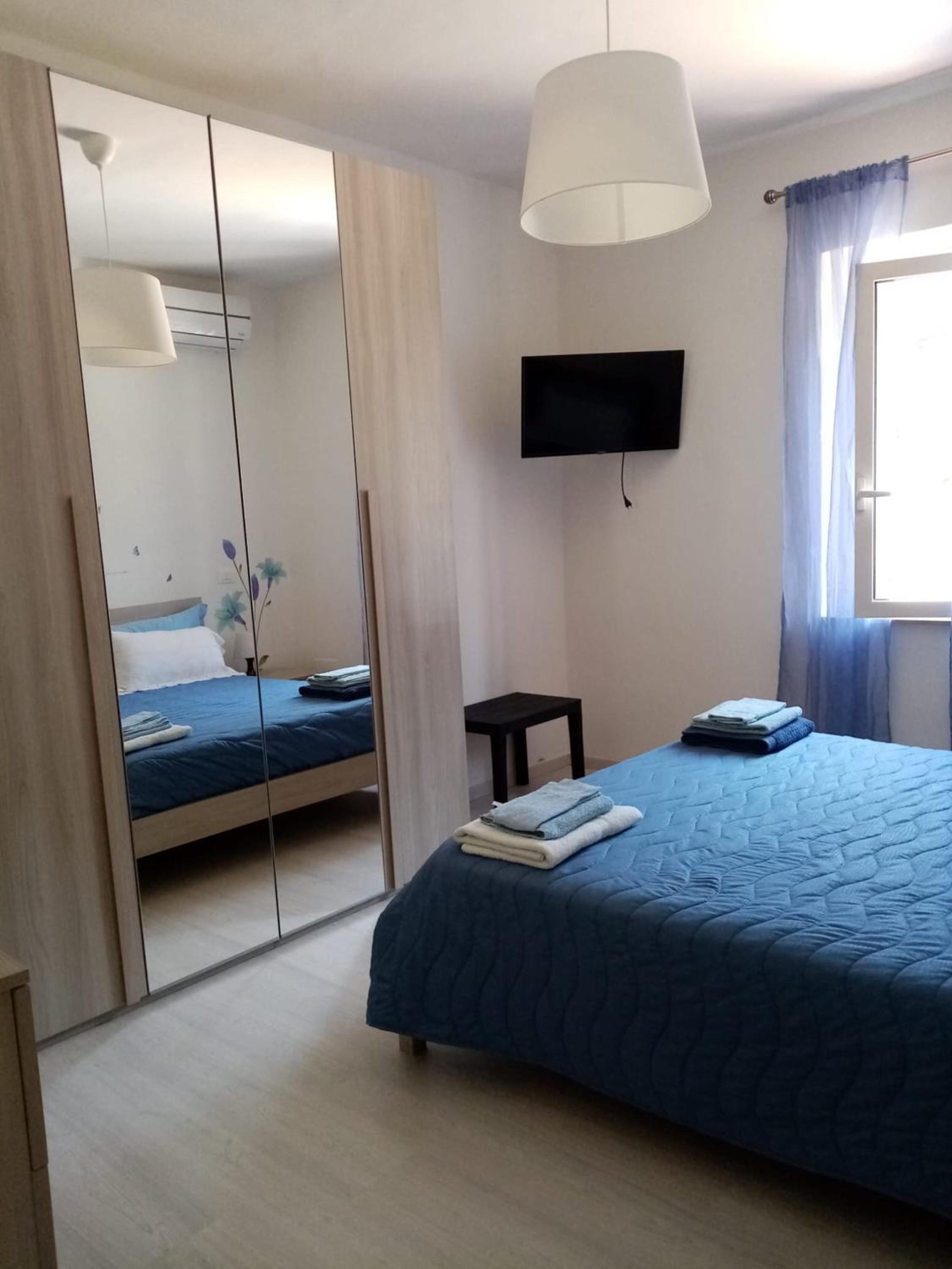 Double Room - Photo 7