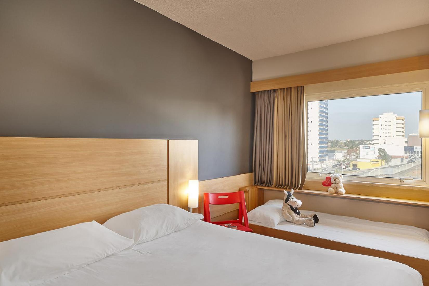 Standard Queen Room with Extra Bed photo 1