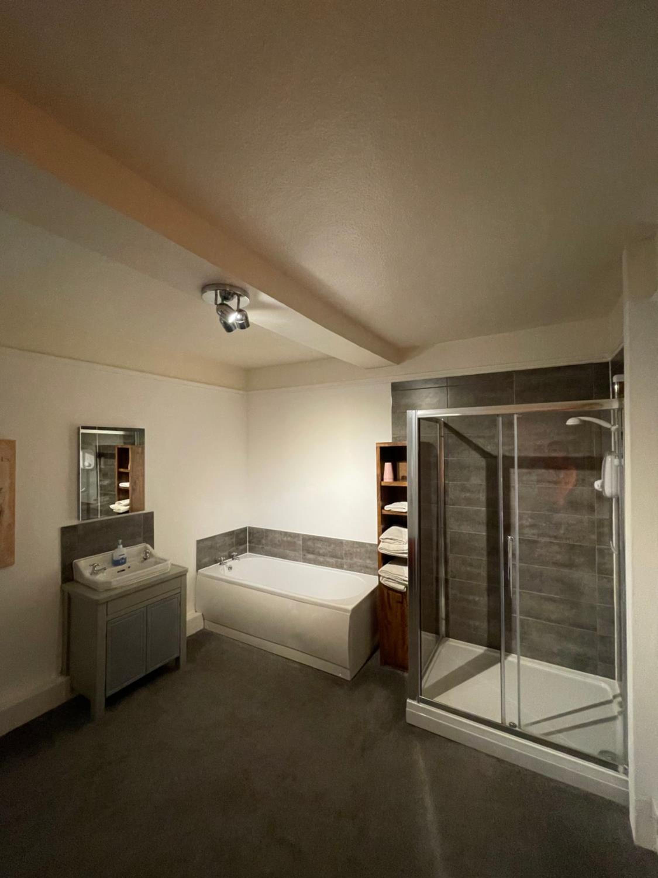 Double Room with Private Bathroom photo 3