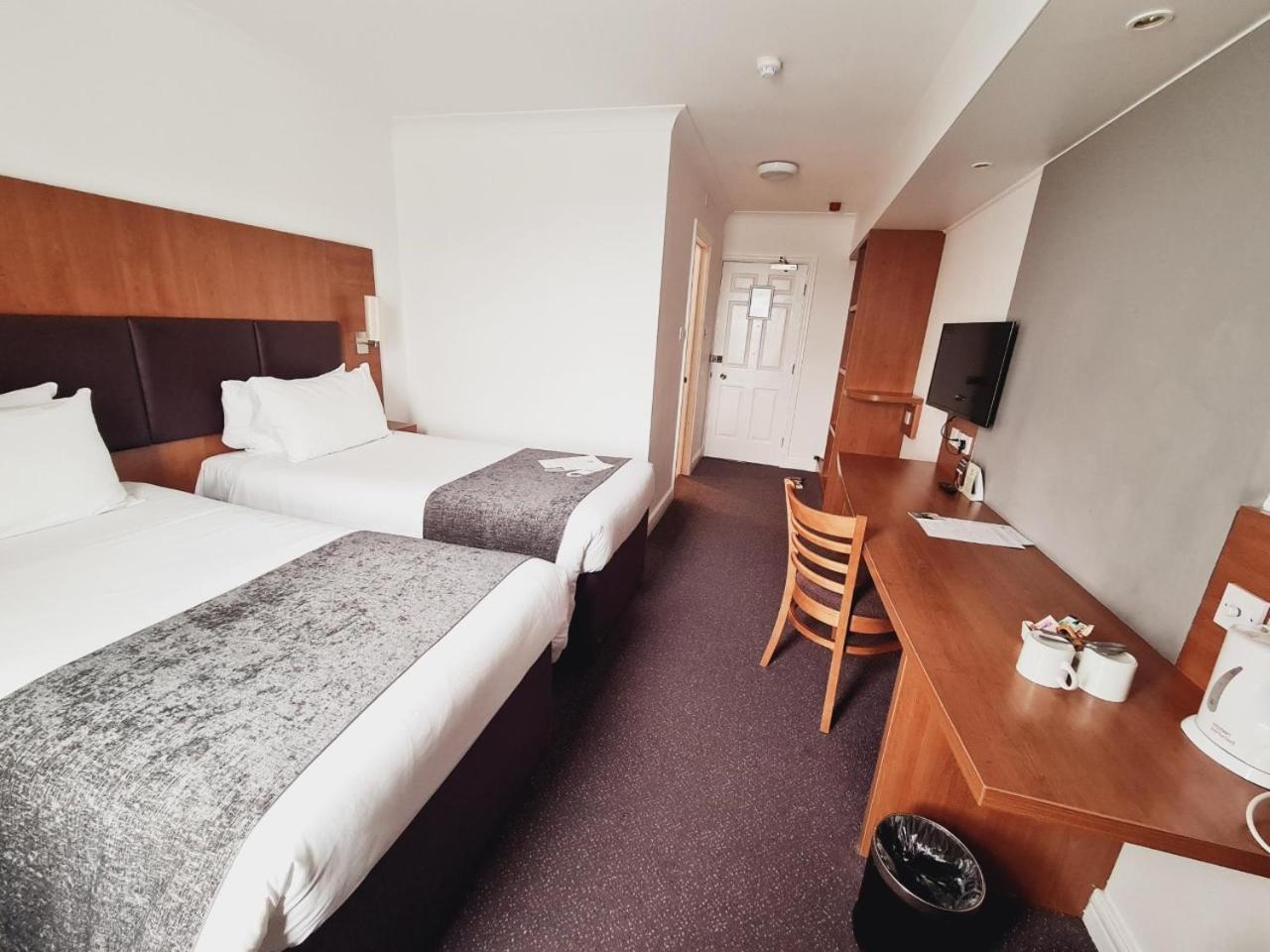 Twin Room - Photo 1