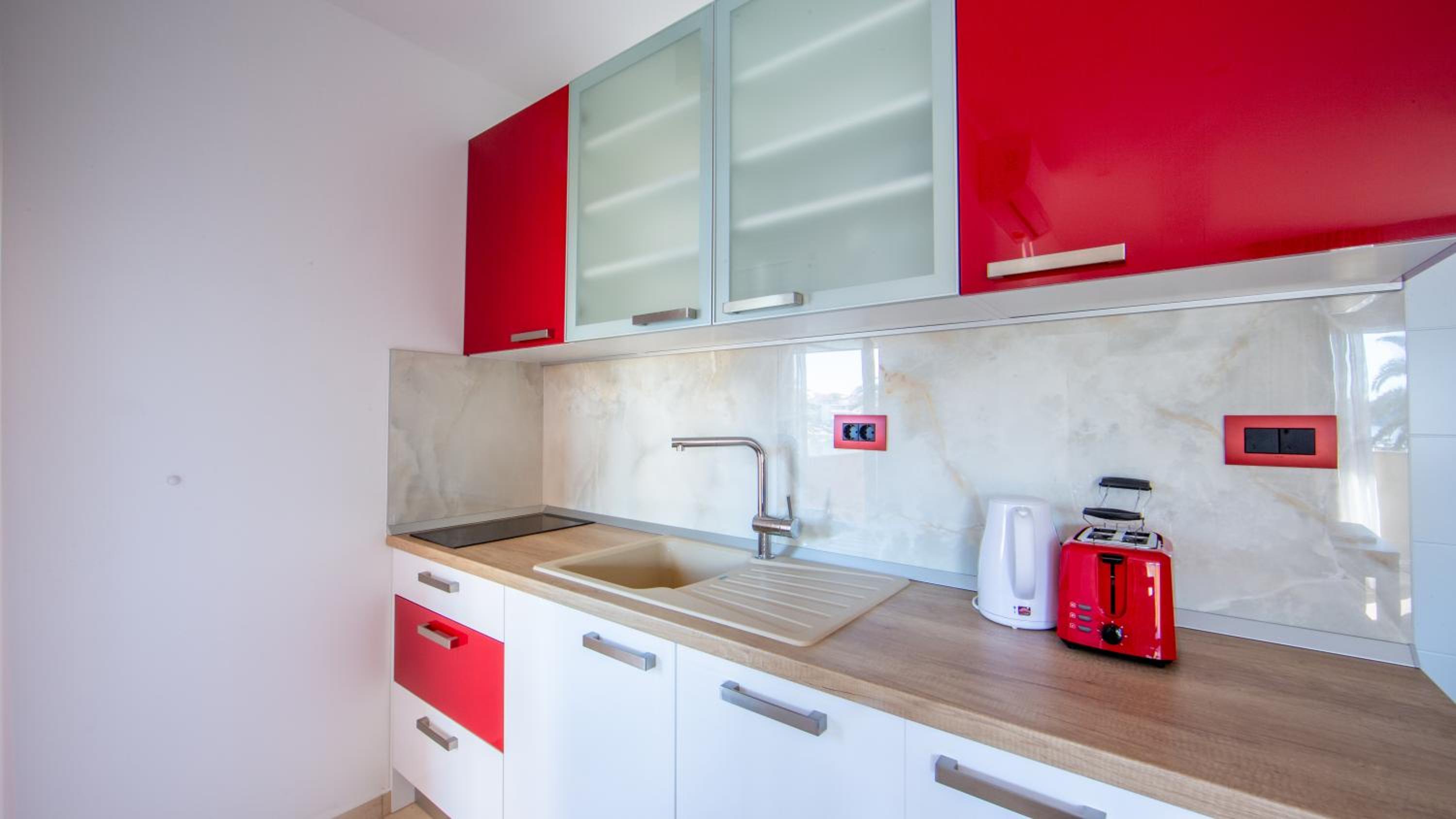 Apartment with Sea View - Photo 15