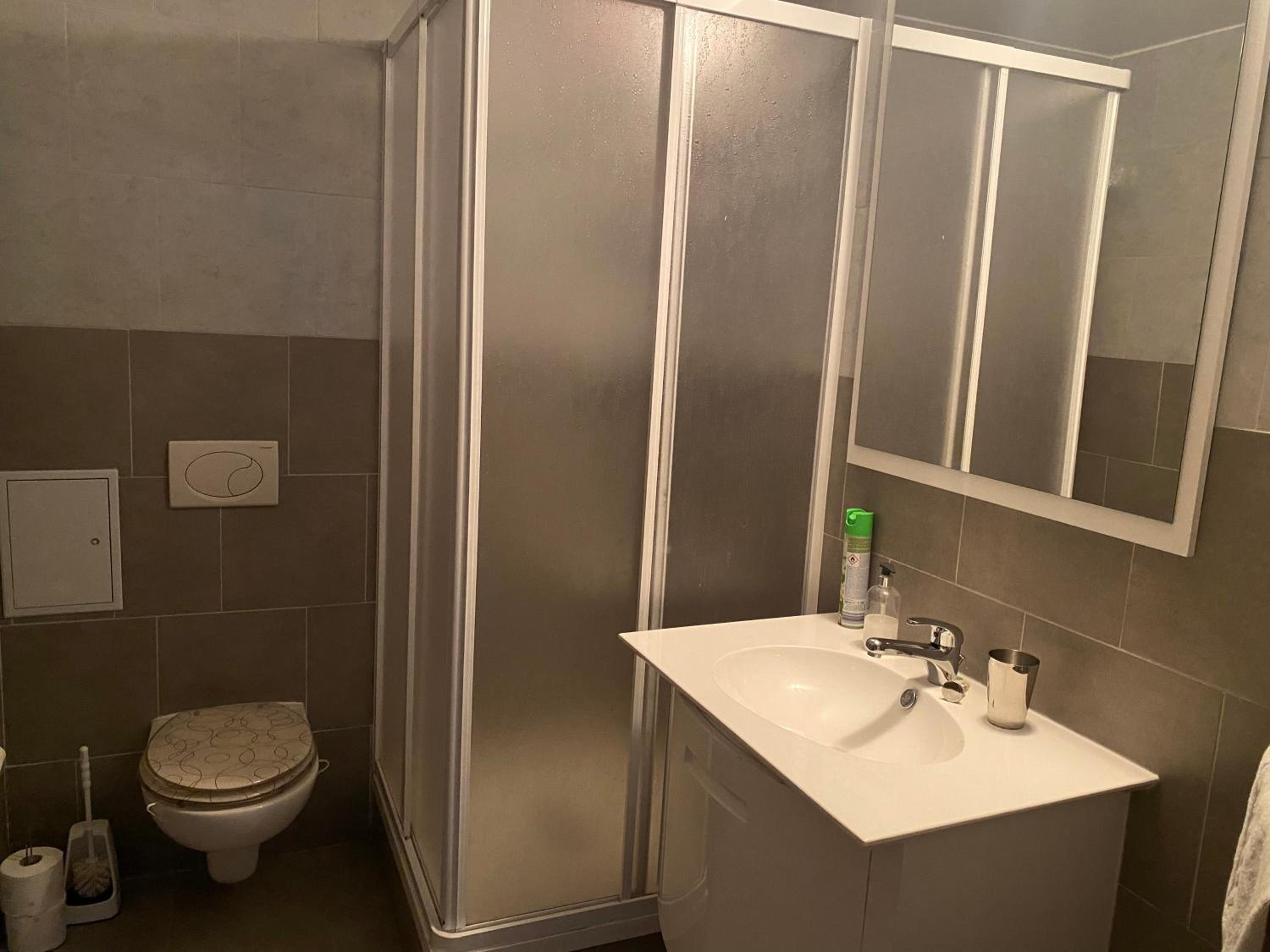 One-Bedroom Apartment - Photo 23
