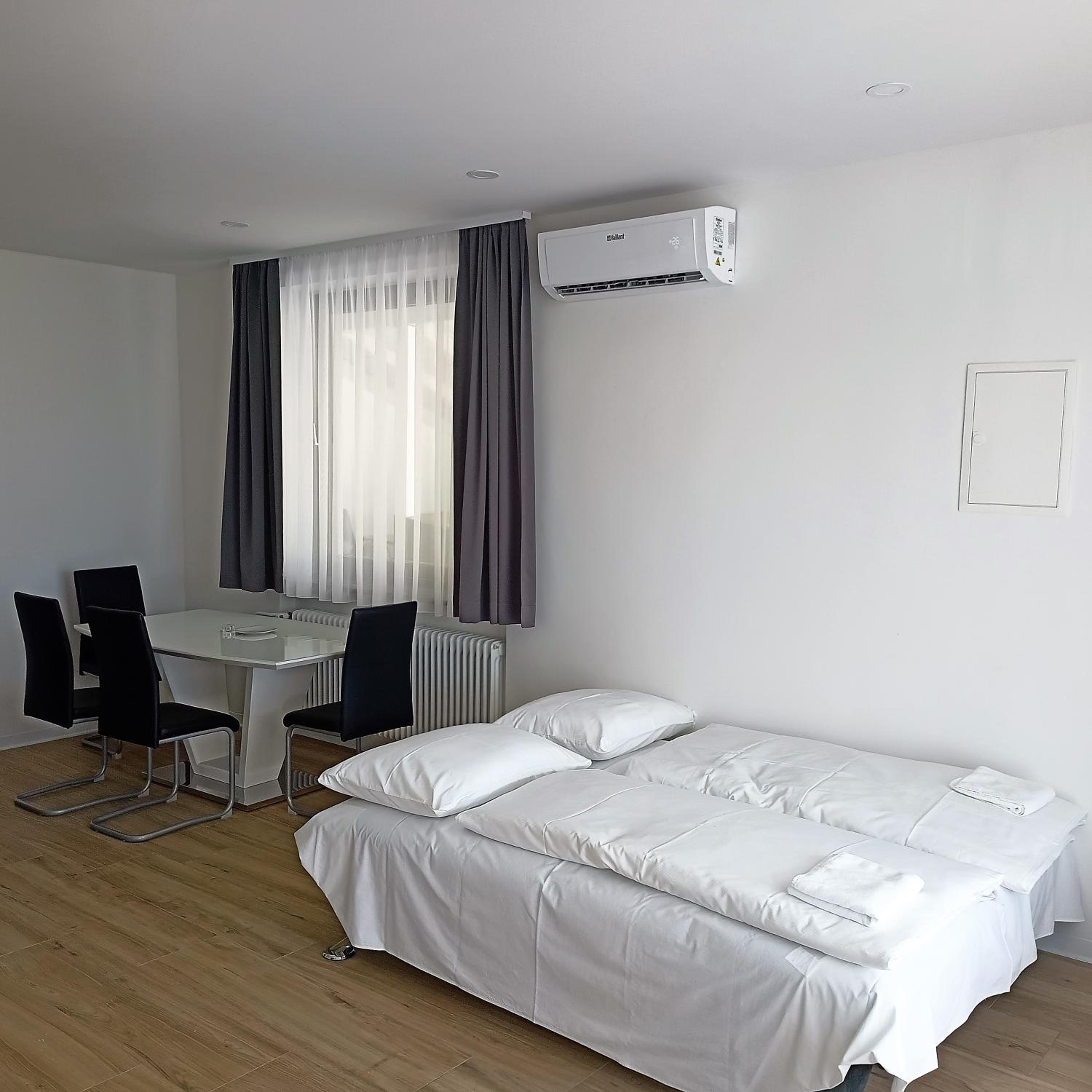 One-Bedroom Apartment - Photo 14