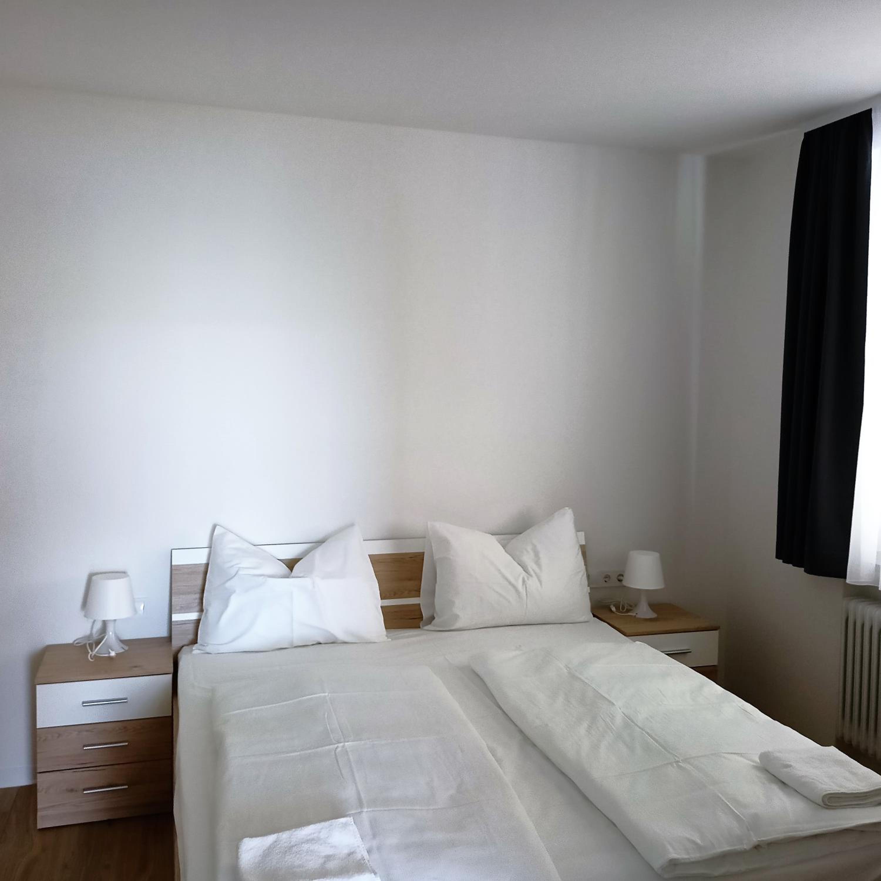 One-Bedroom Apartment - Photo 12