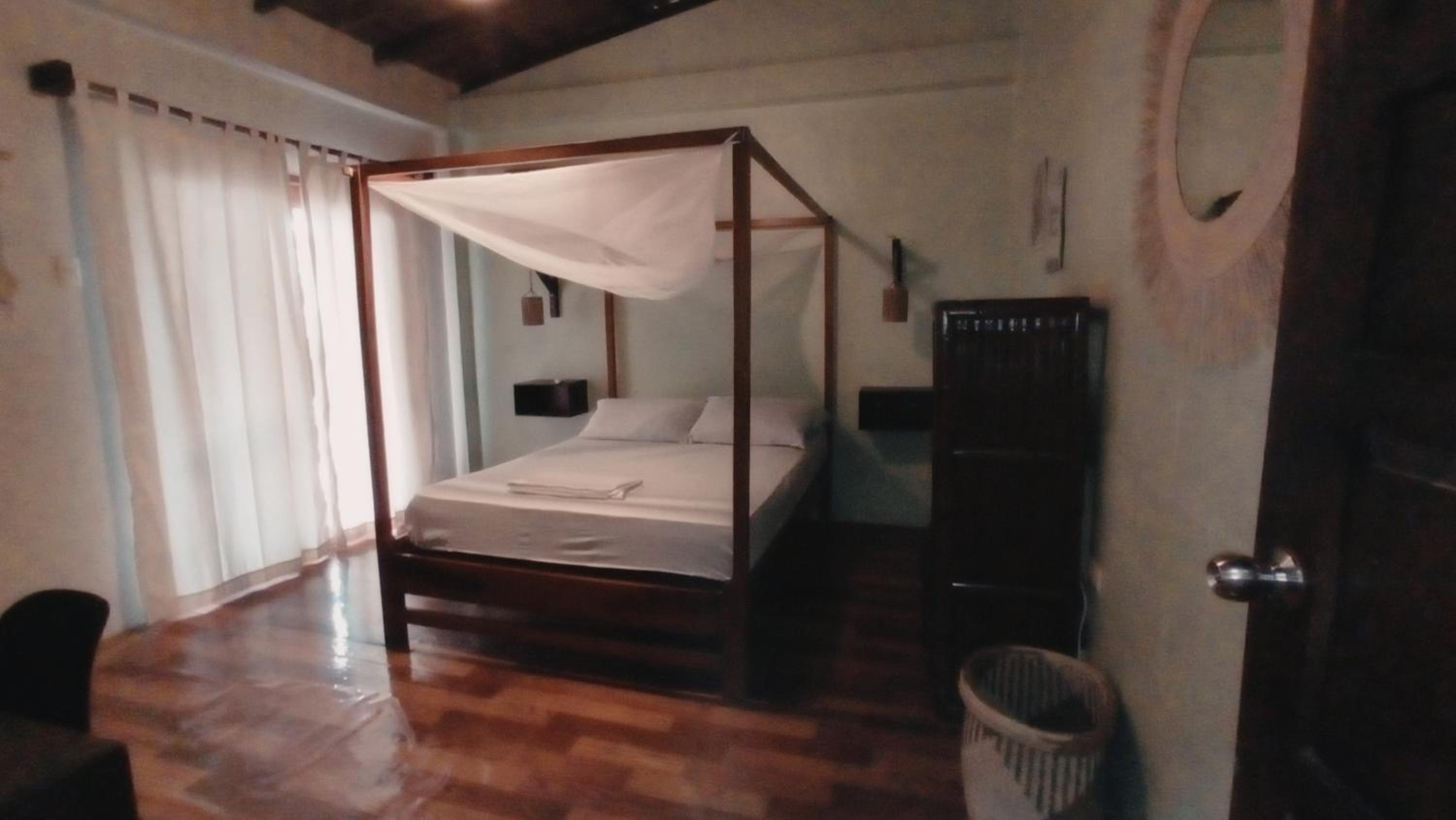Deluxe Double Room with Balcony photo 2