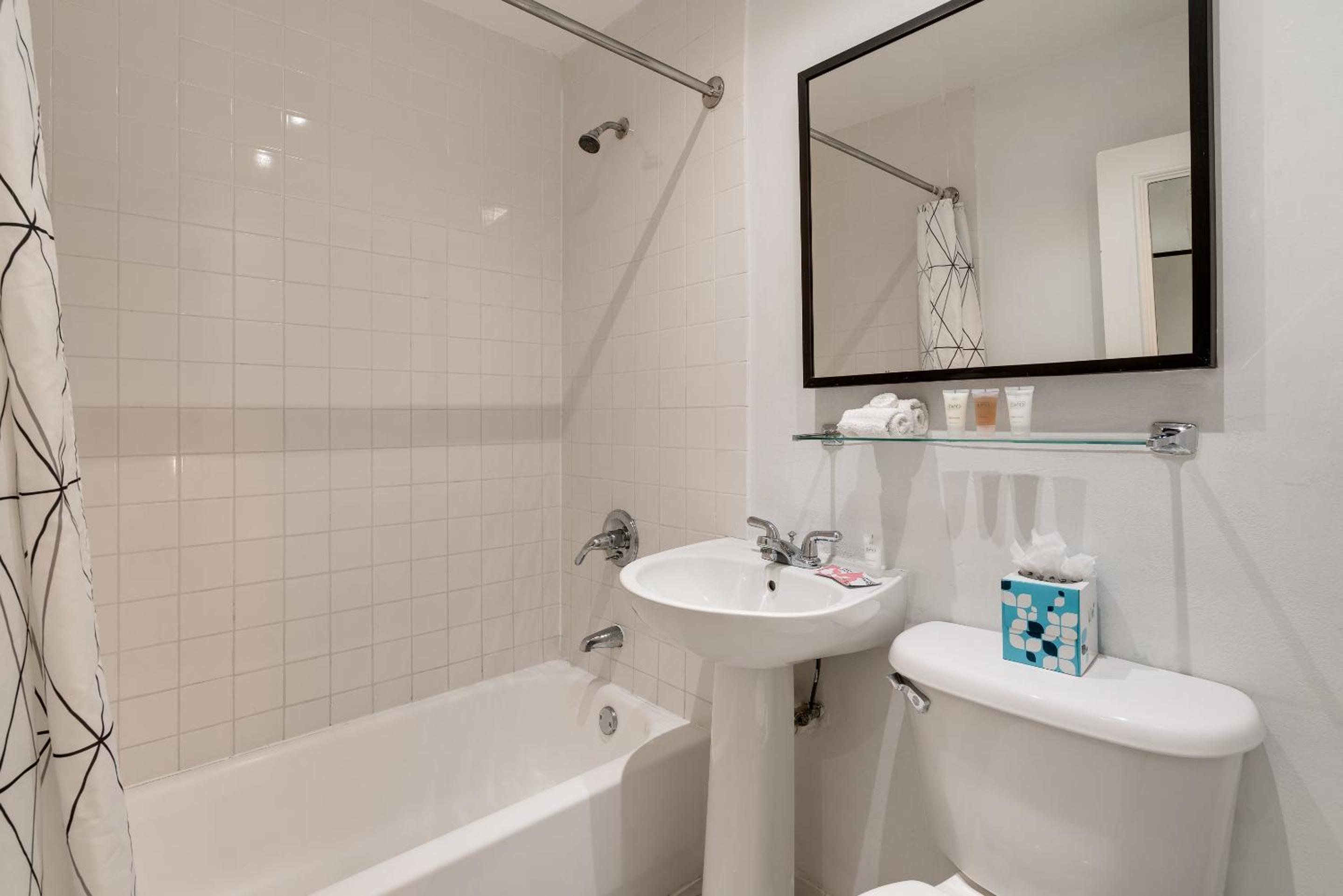 Standard Double Room with Two Double Beds - Photo 4