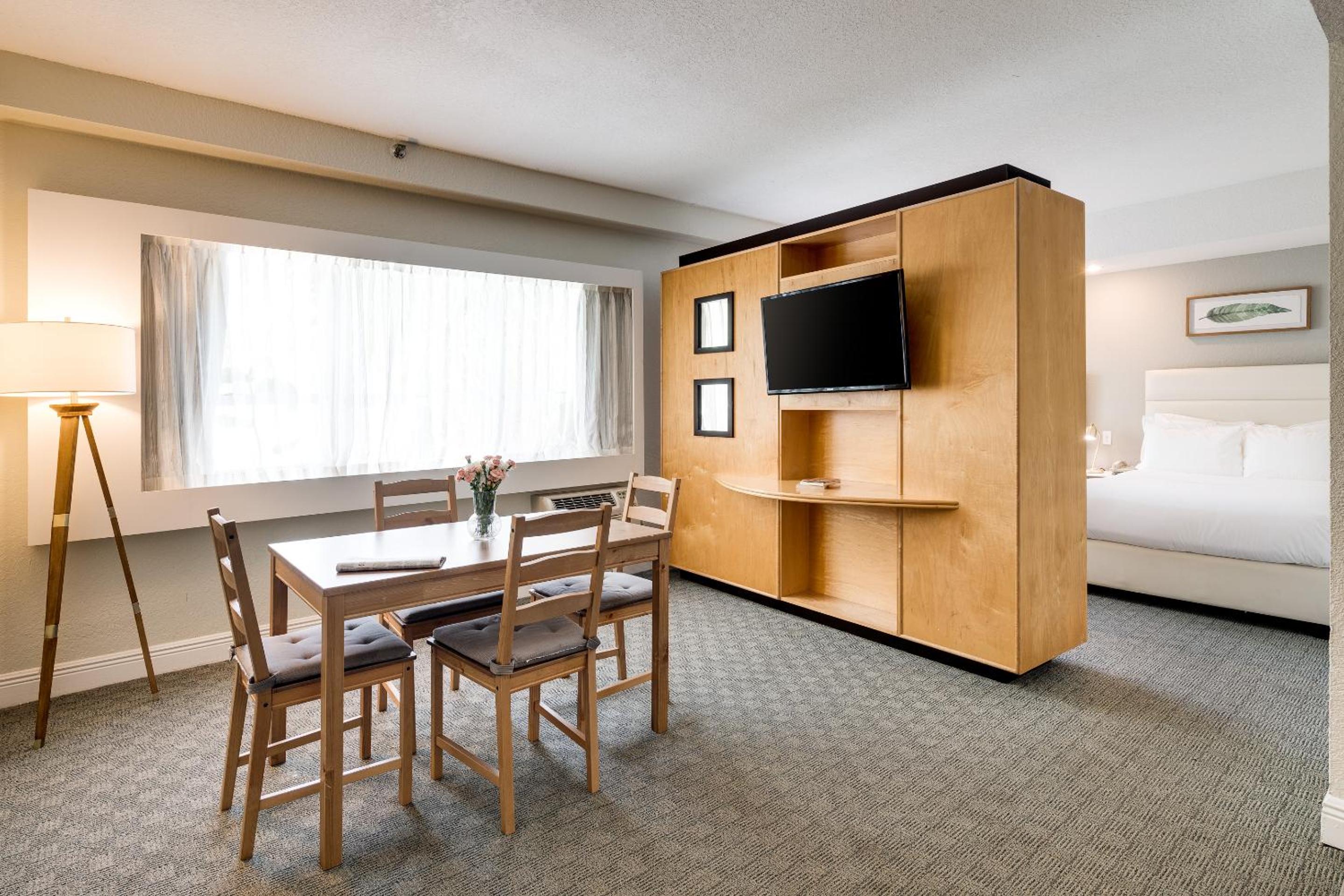 Studio Double with Two Double Beds - Photo 4