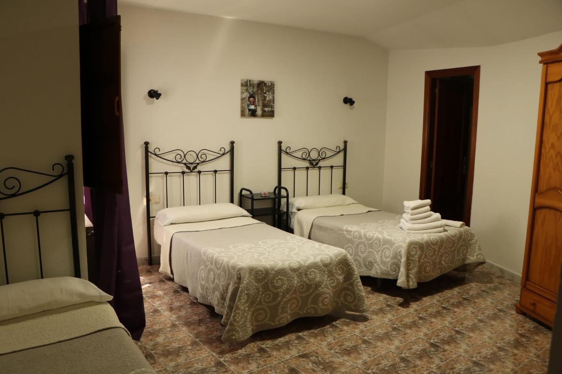 Classic Triple Room - Photo 1