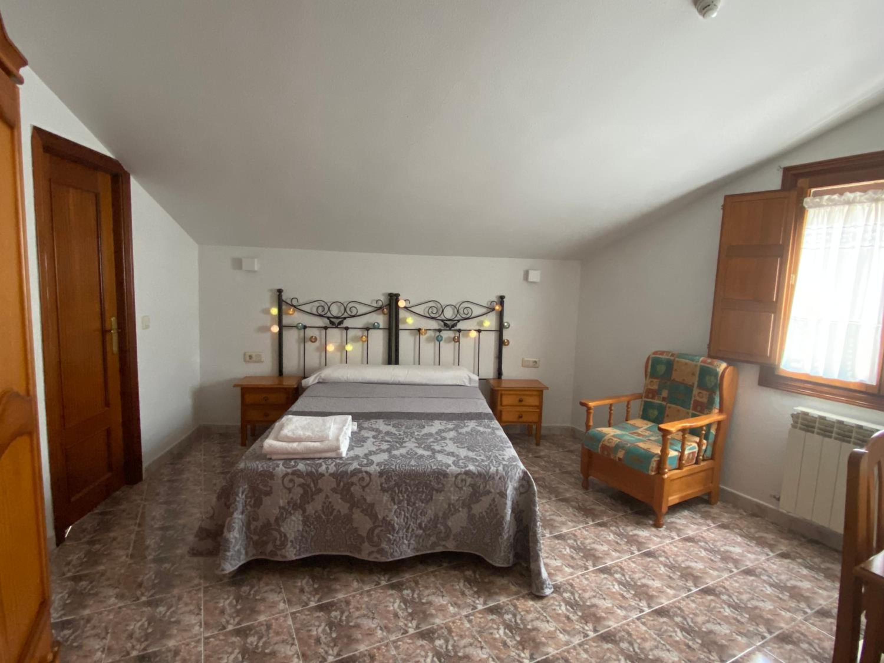 Double Room - Photo 2