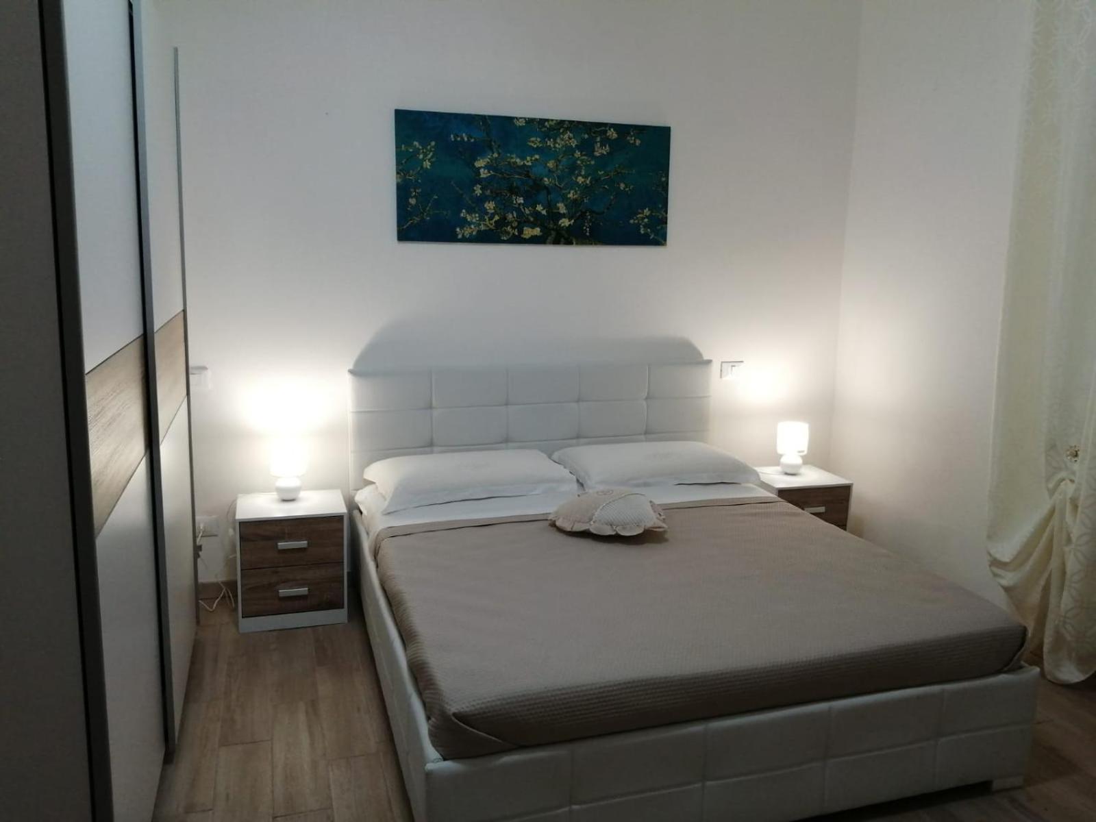 Double Room with Private Bathroom - Photo 19
