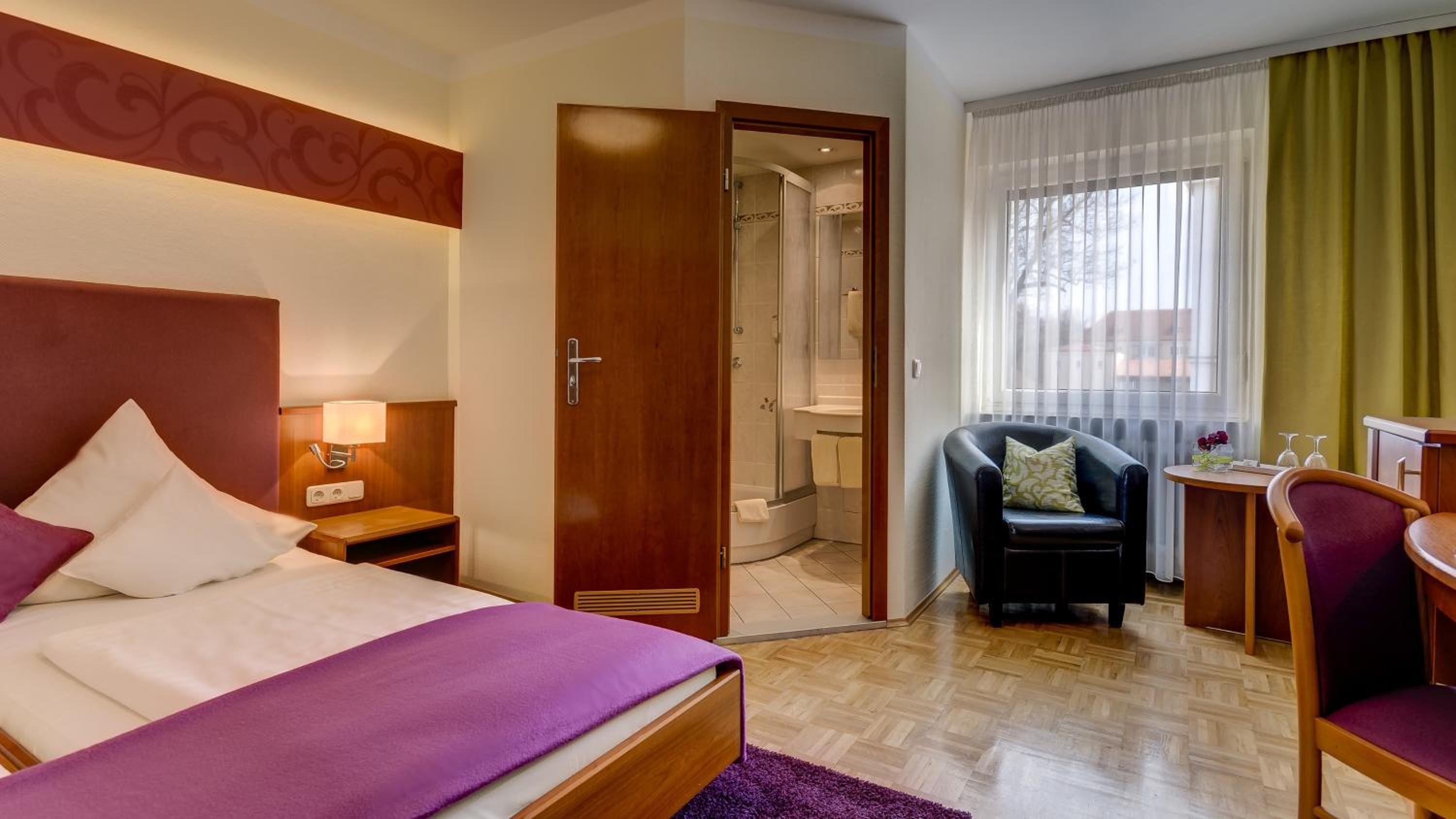 Double or Twin Room - Photo 6