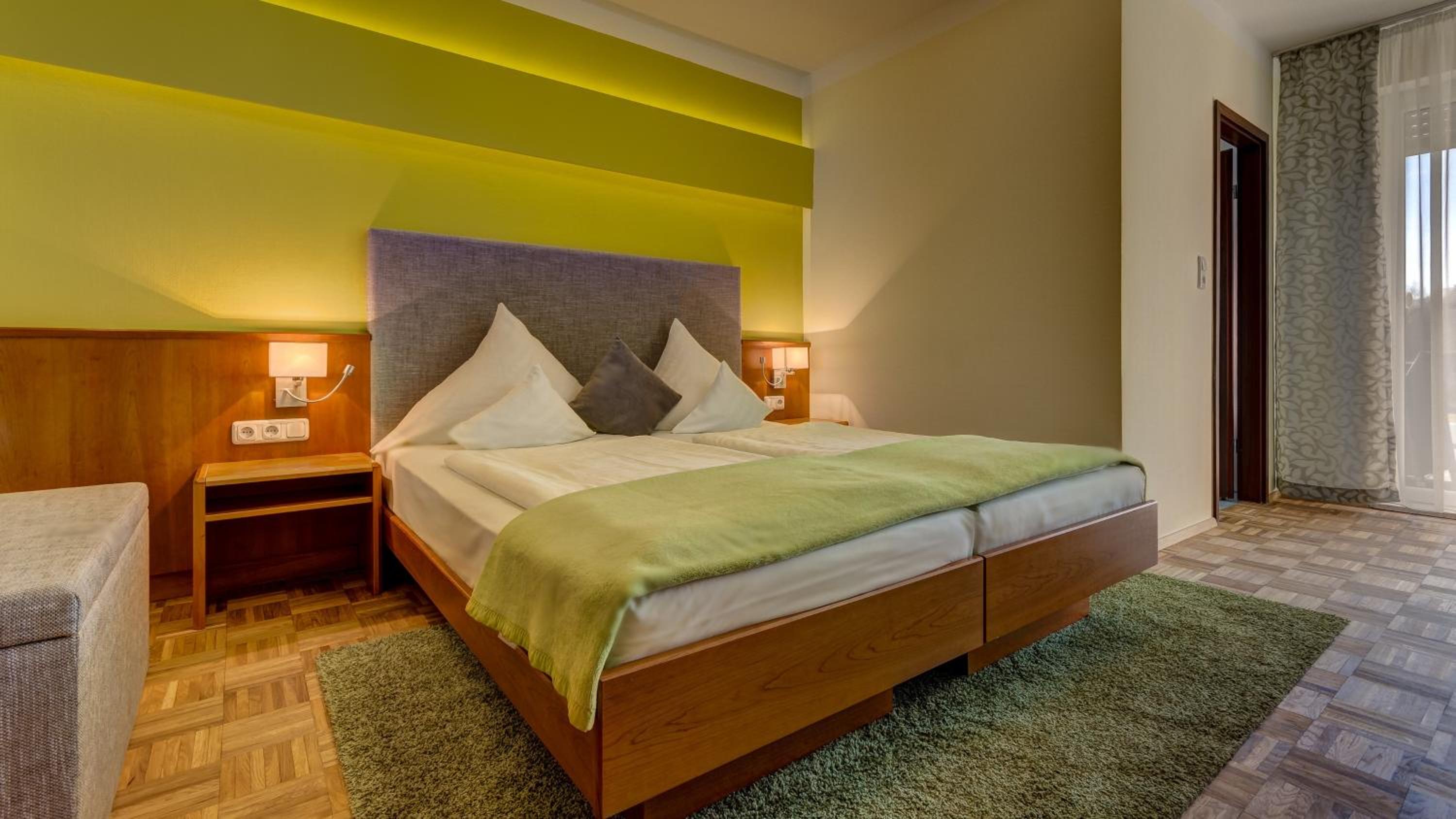 Double or Twin Room - Photo 4