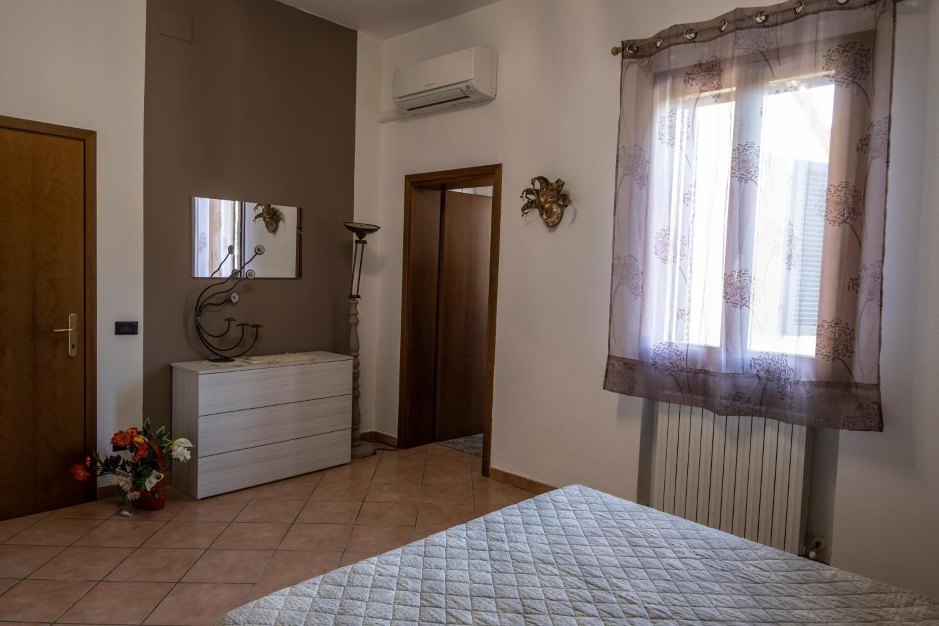 Triple Room with Private Bathroom photo 1
