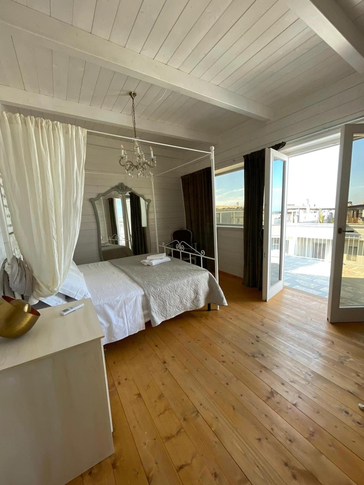 Deluxe Double or Twin Room photo 1