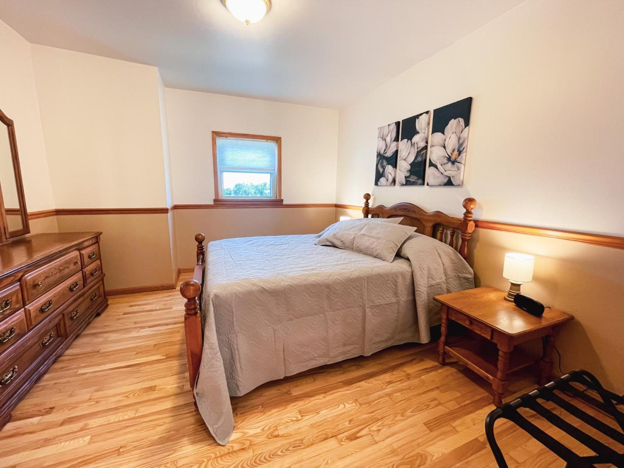 Three-Bedroom House - Photo 11