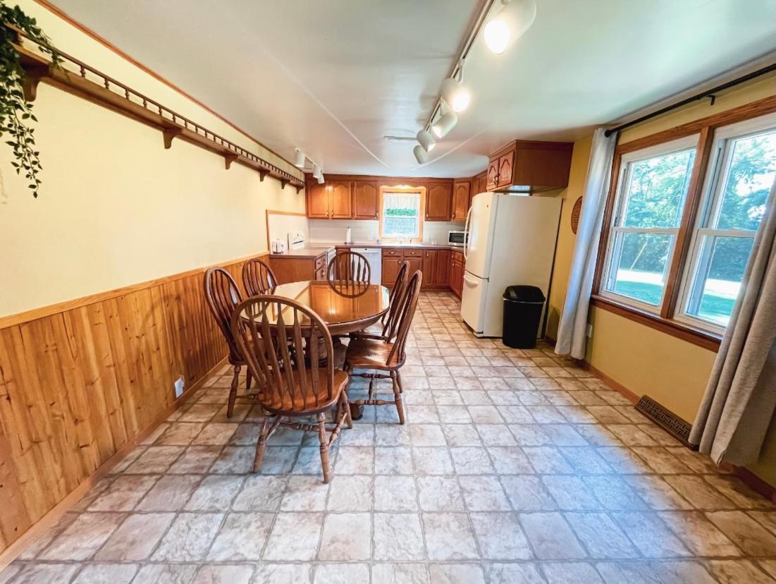 Three-Bedroom House - Photo 6