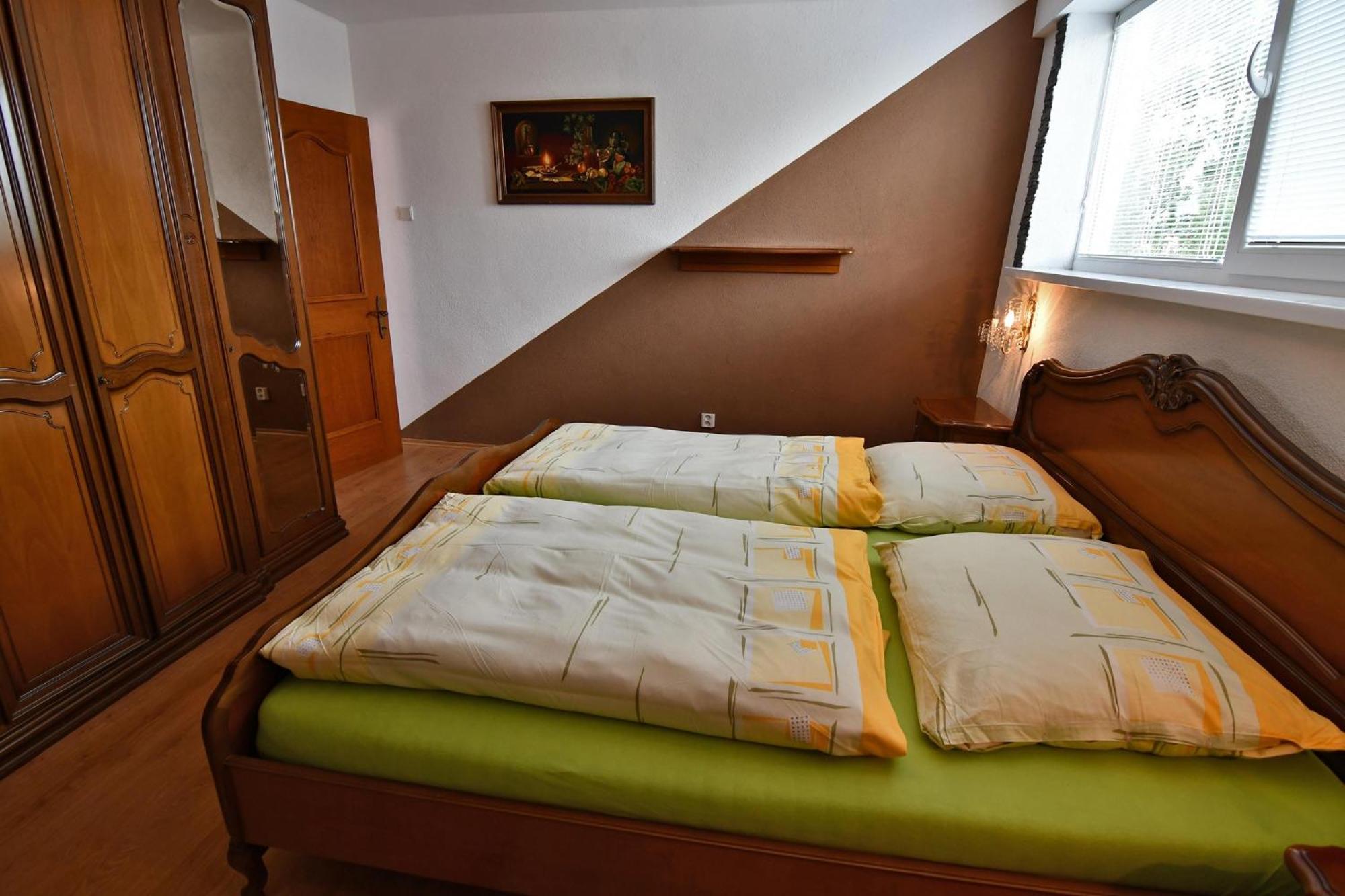 Three-Bedroom Apartment photo 2
