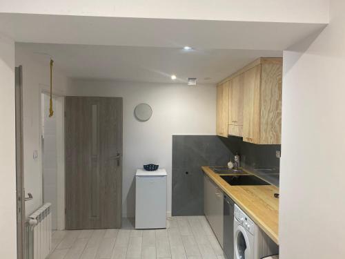 Triple Room with Private Bathroom photo 3