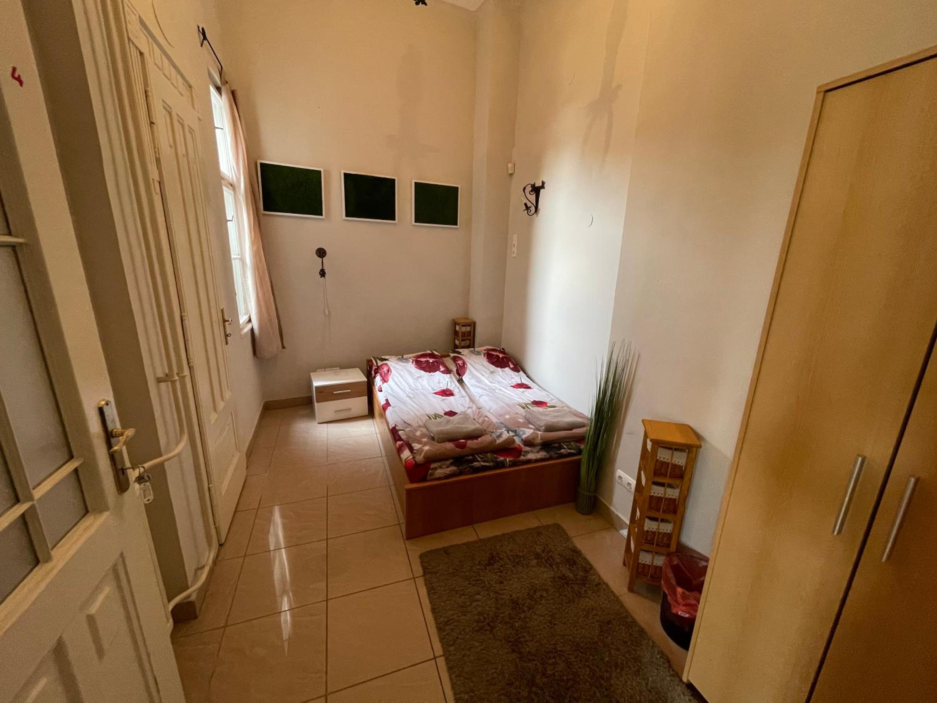 Double Room with Private Bathroom - Photo 1