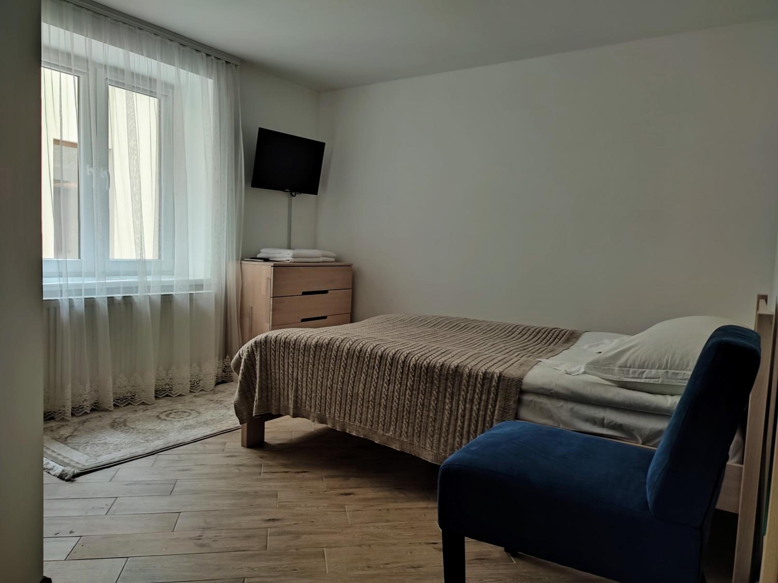 Small Single Room photo 2