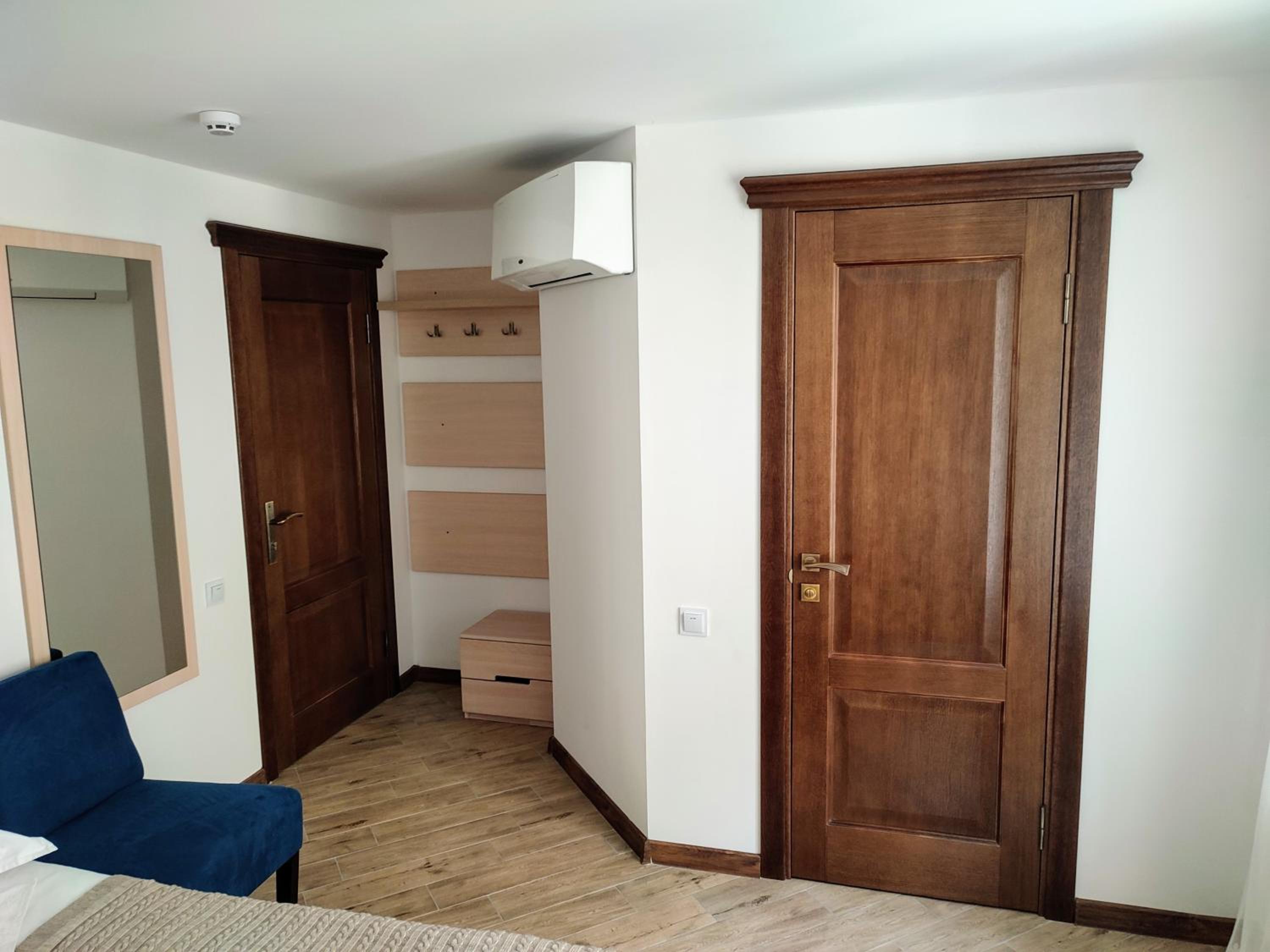 Small Single Room photo 3