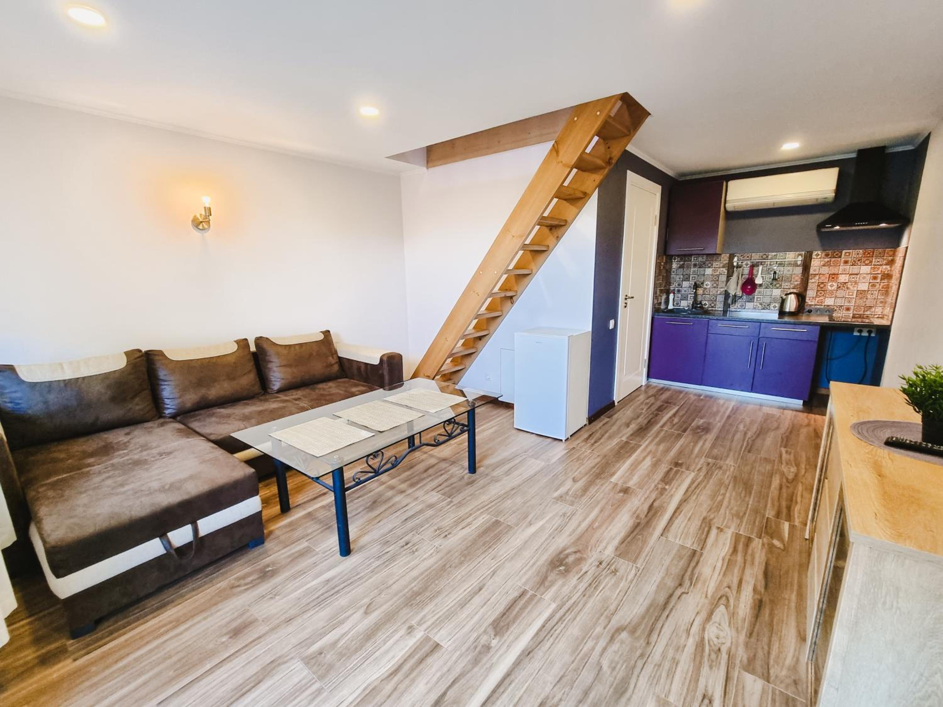 Deluxe Family Room photo 2
