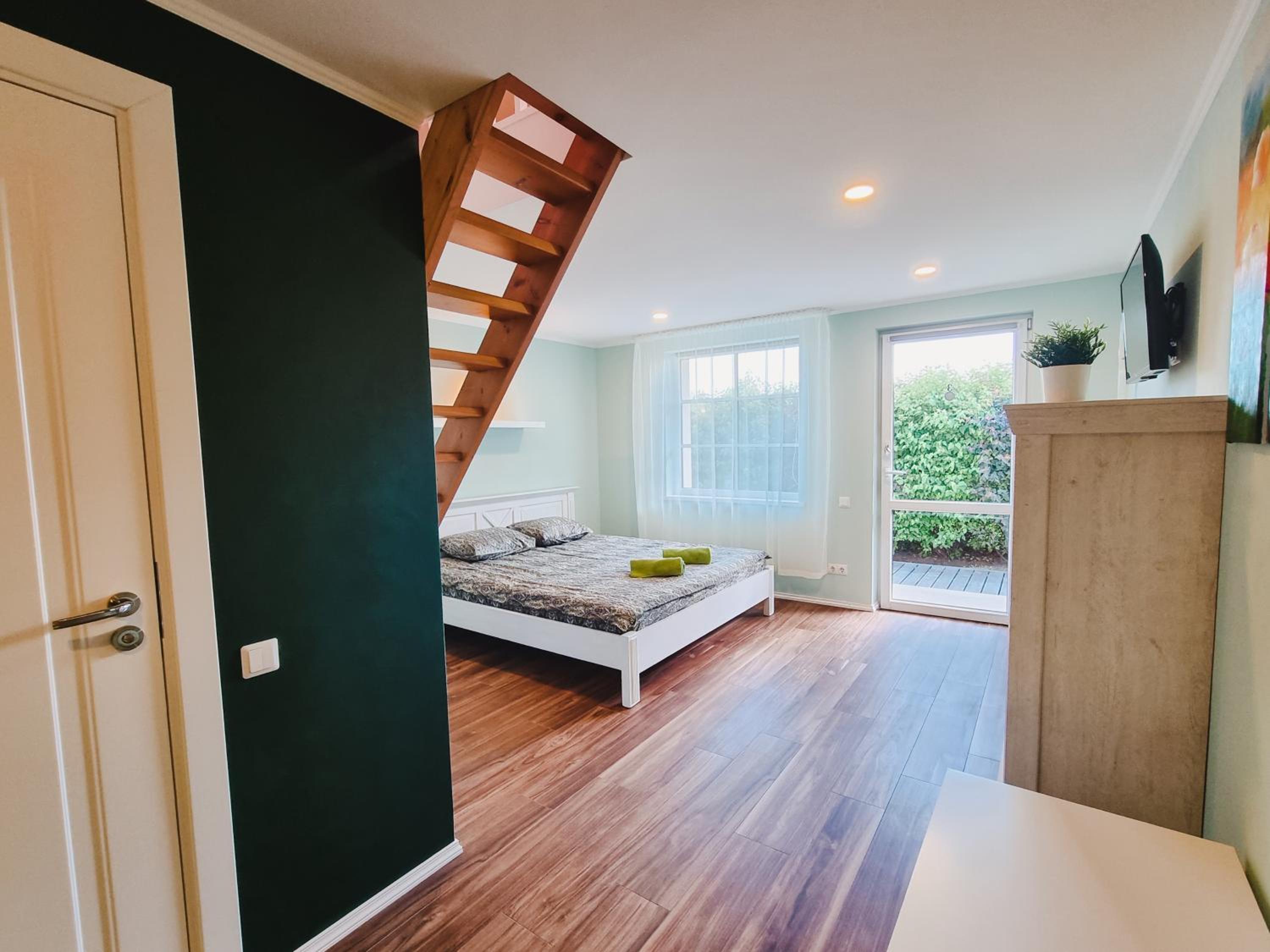 Family Room with Private Bathroom photo 1