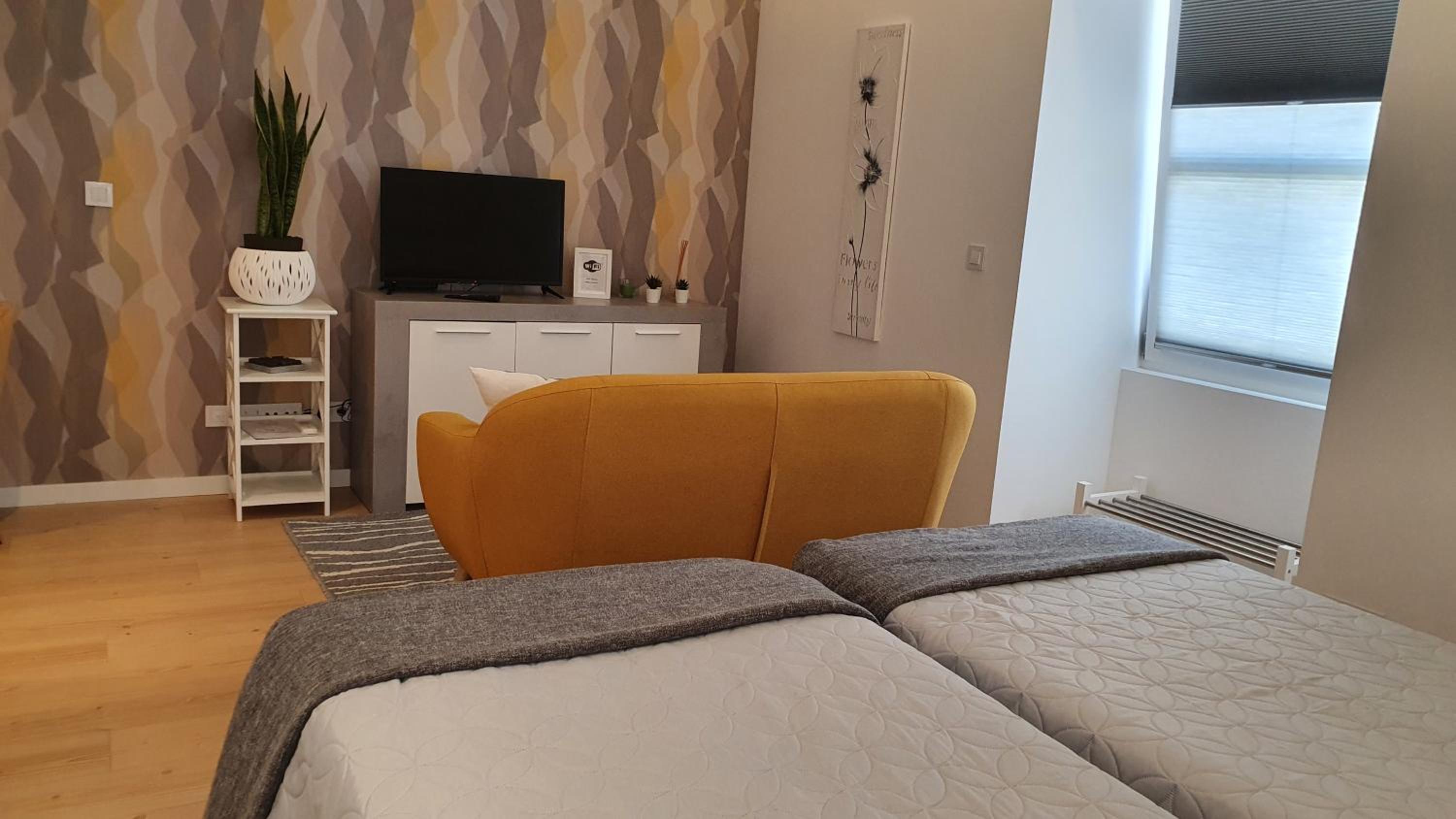 One-Bedroom Apartment - Photo 6