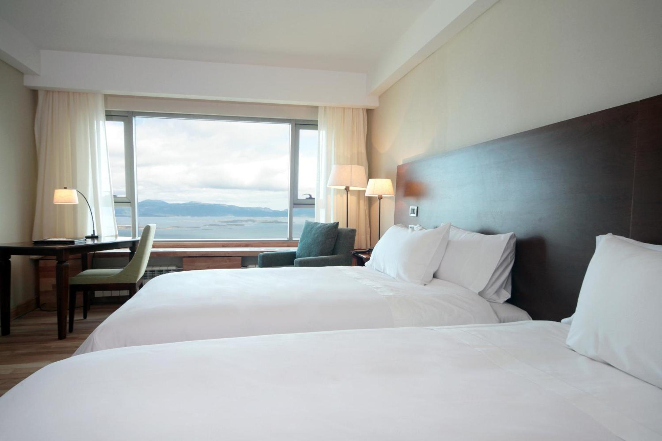 Connecting Double Rooms with Sea View