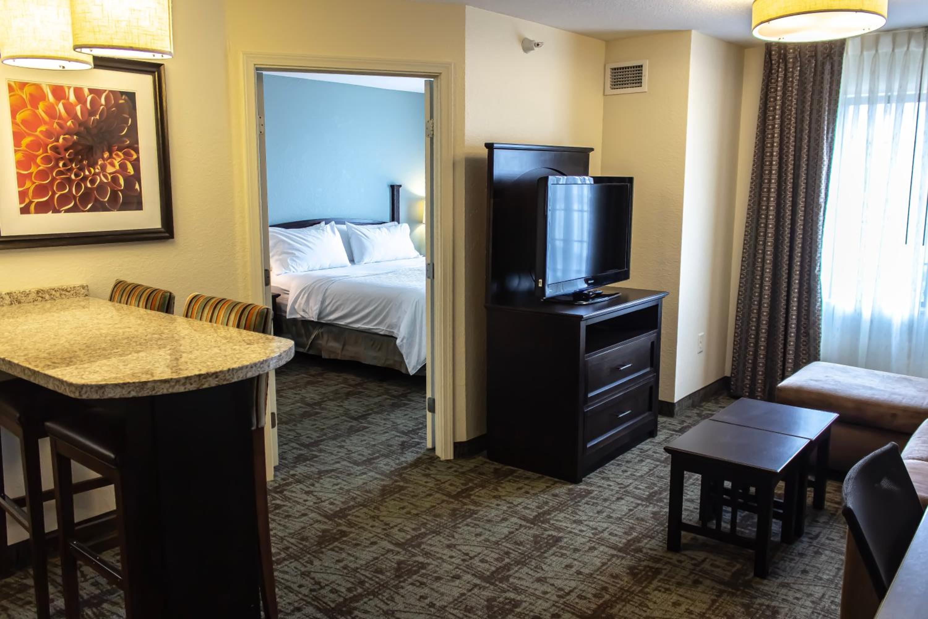 One-Bedroom King Suite with Sofa Bed - Photo 3