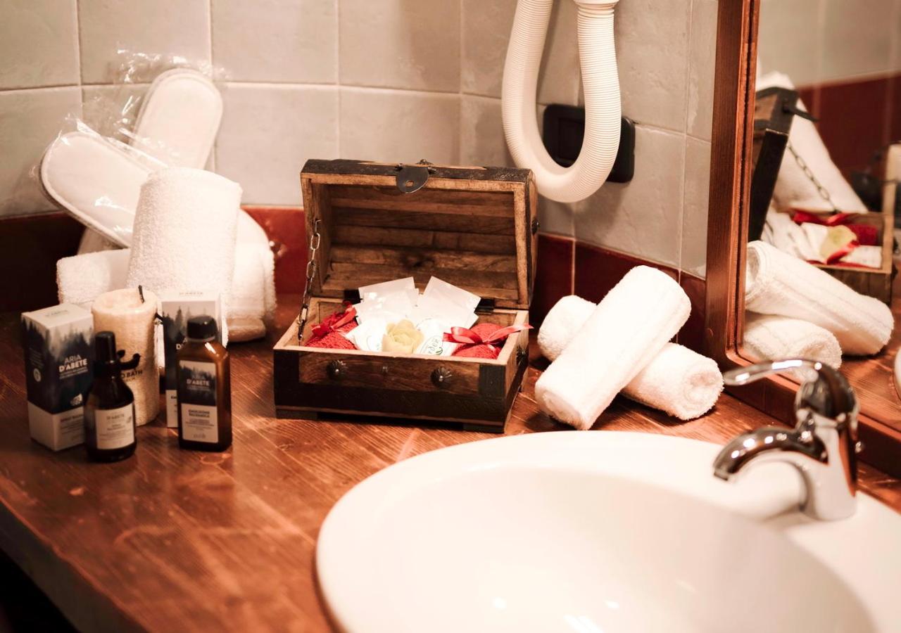 King Suite with Spa Bath - Photo 8