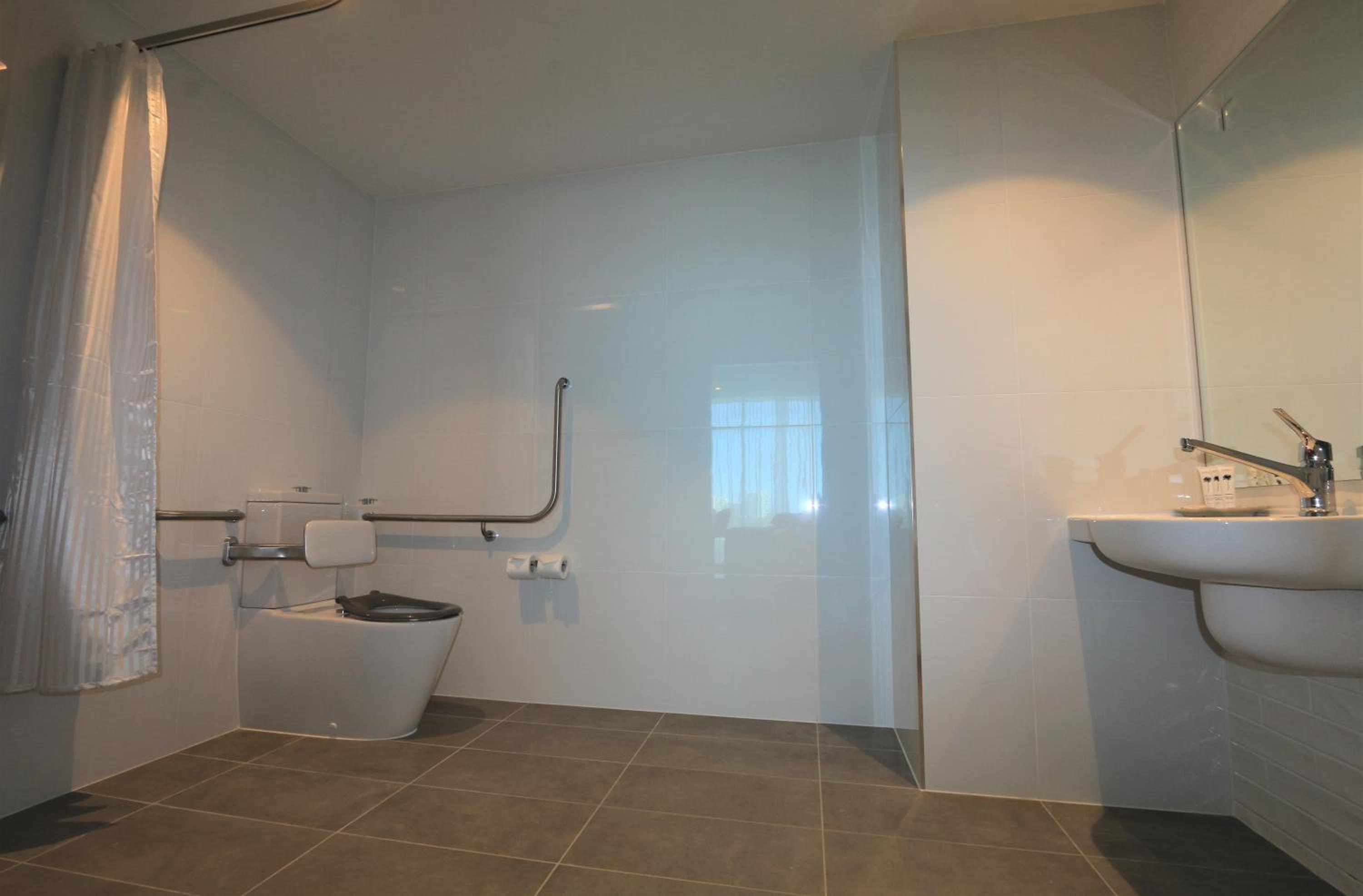 Accessible Room - Photo 4