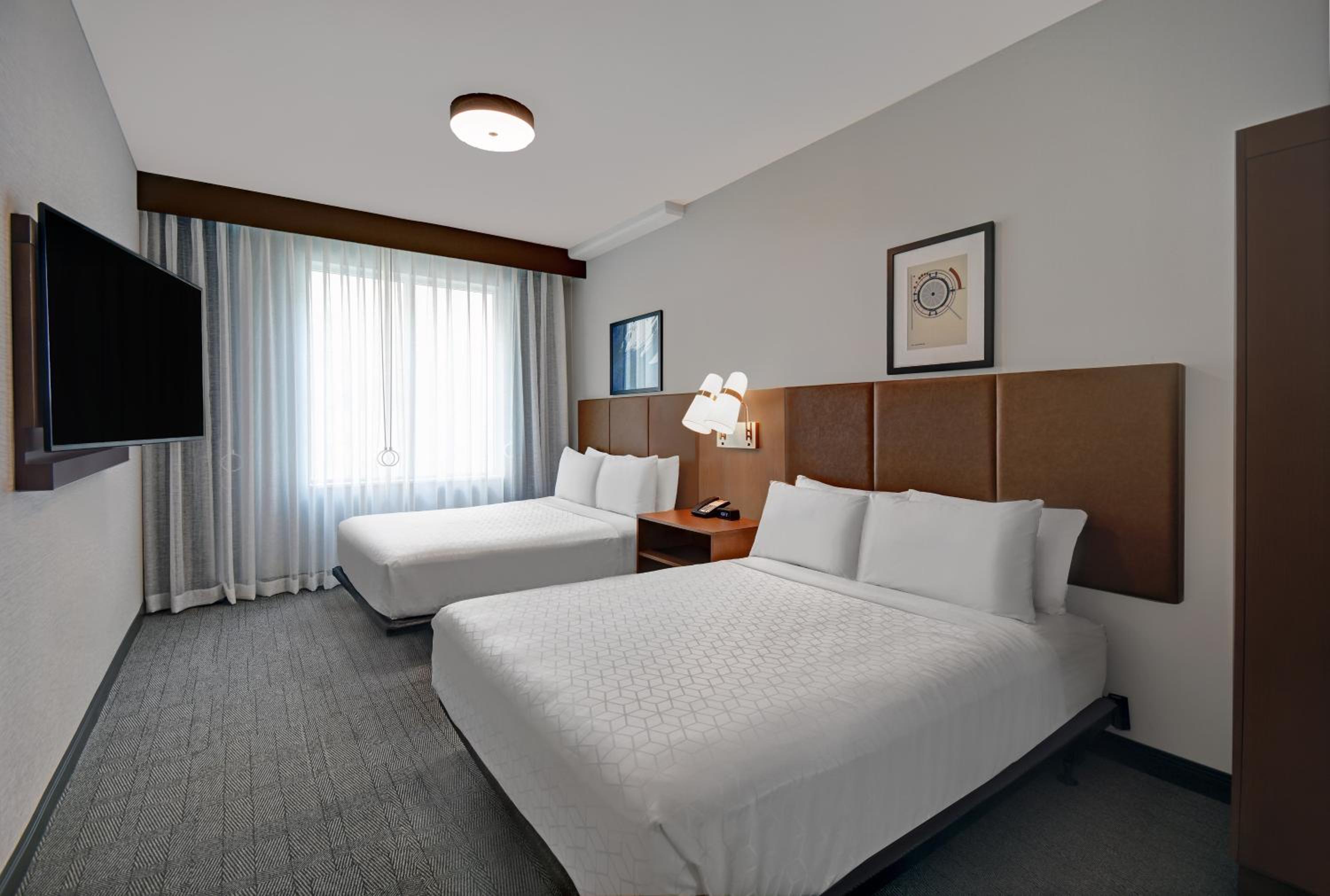 One-Bedroom Queen Suite with Two Queen Beds - Photo 9