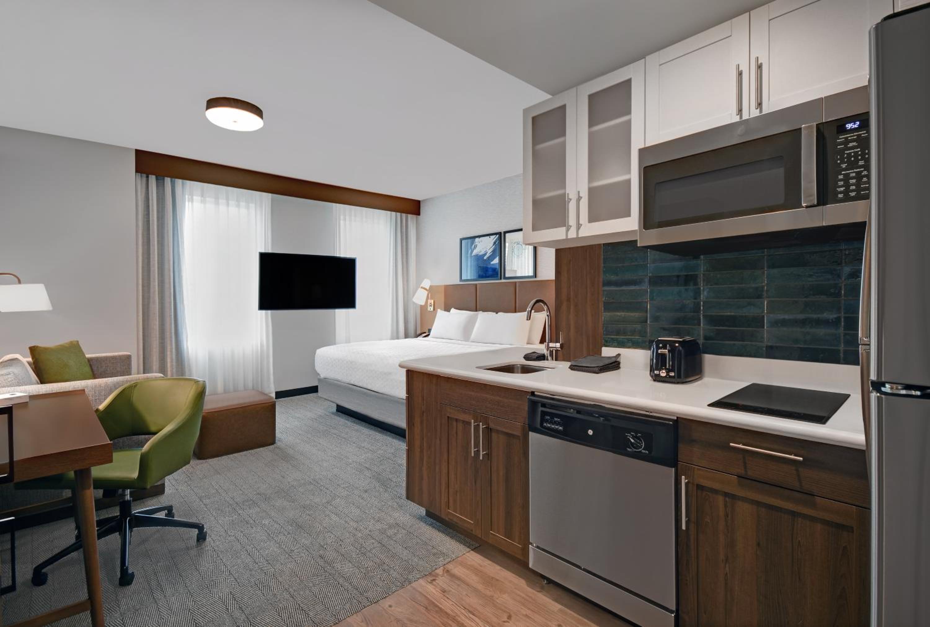 King Studio Suite - Photo 1
