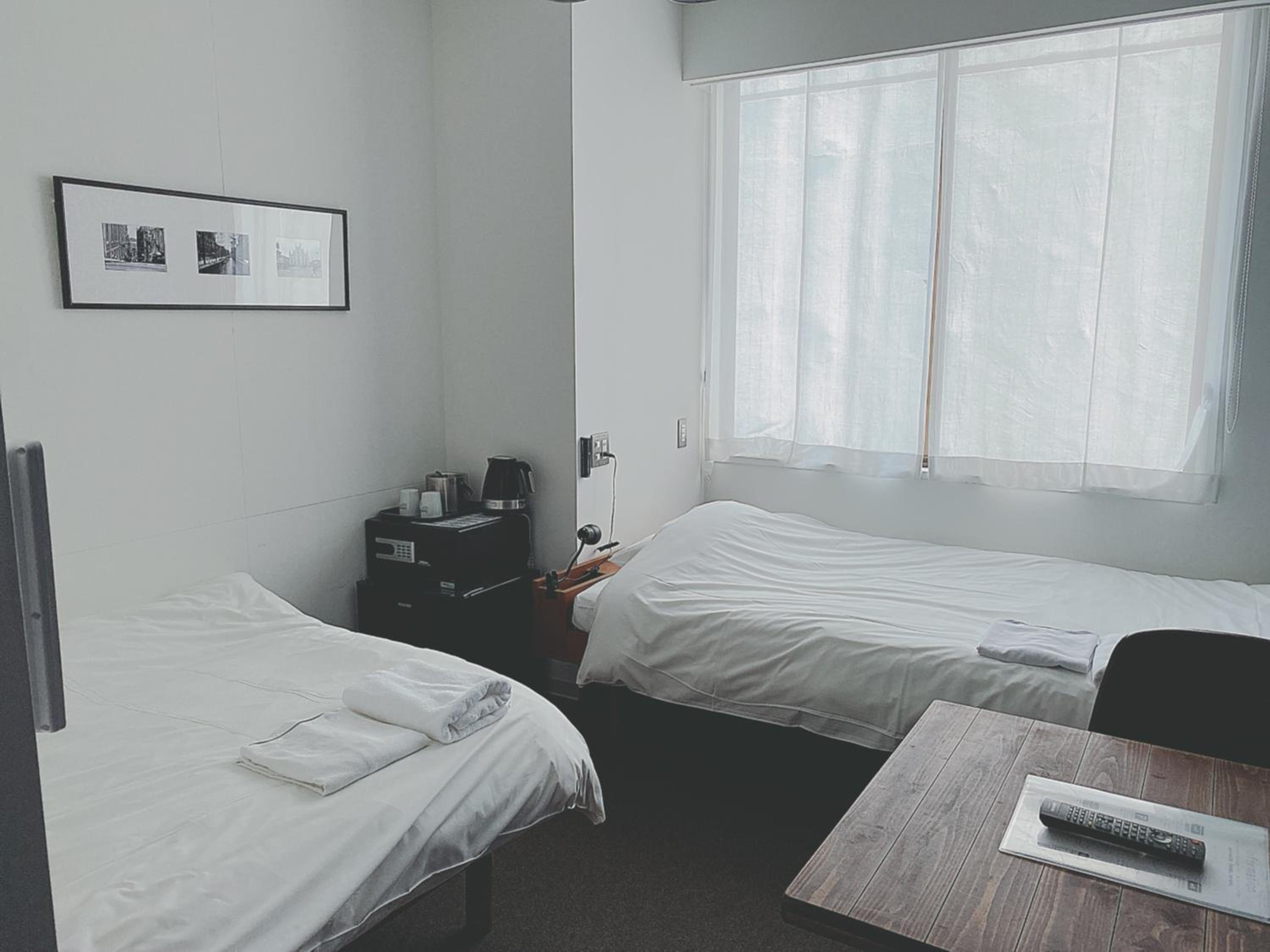 Standard Twin Room - Photo 3