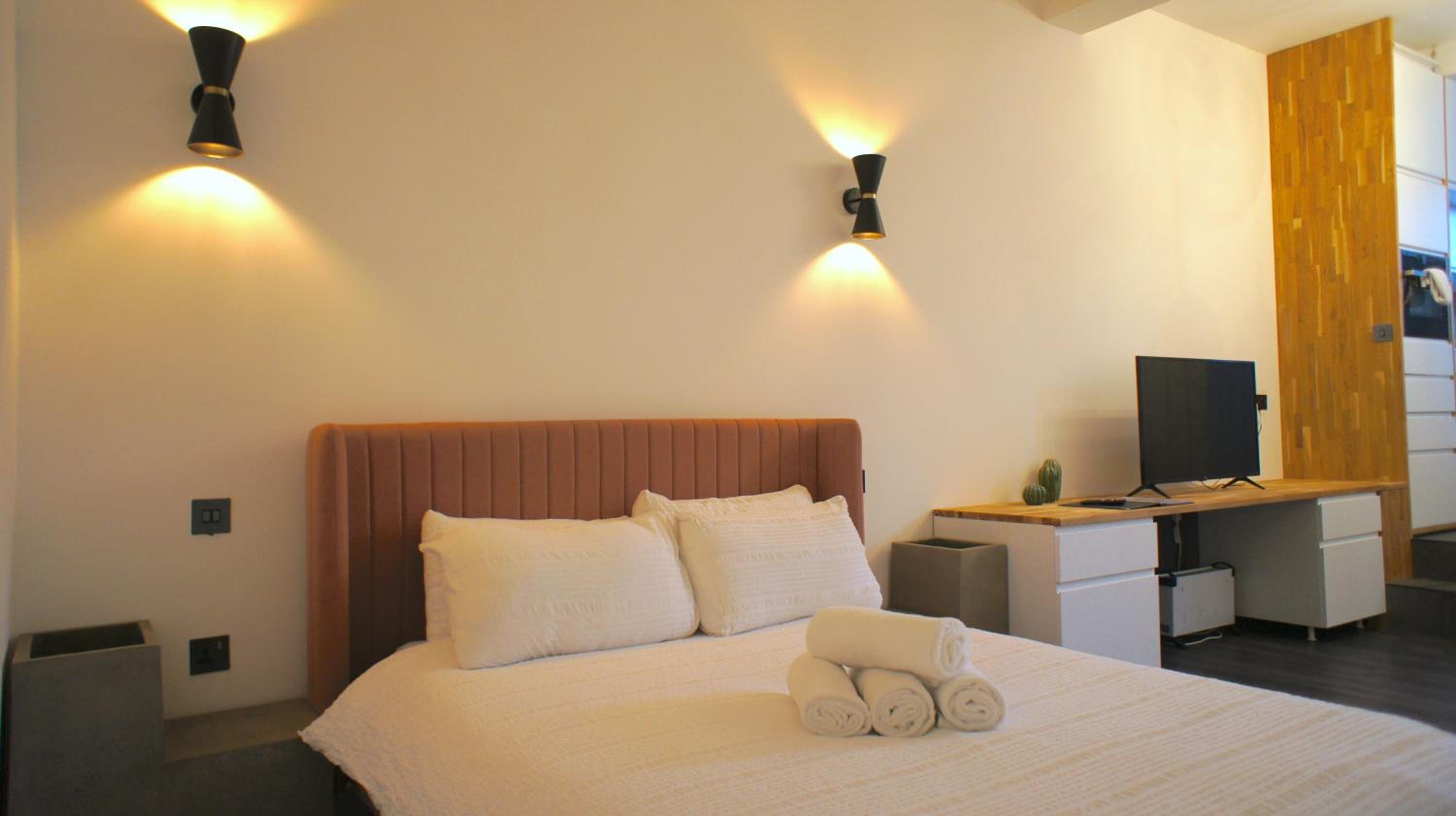 Studio Apartment photo 2