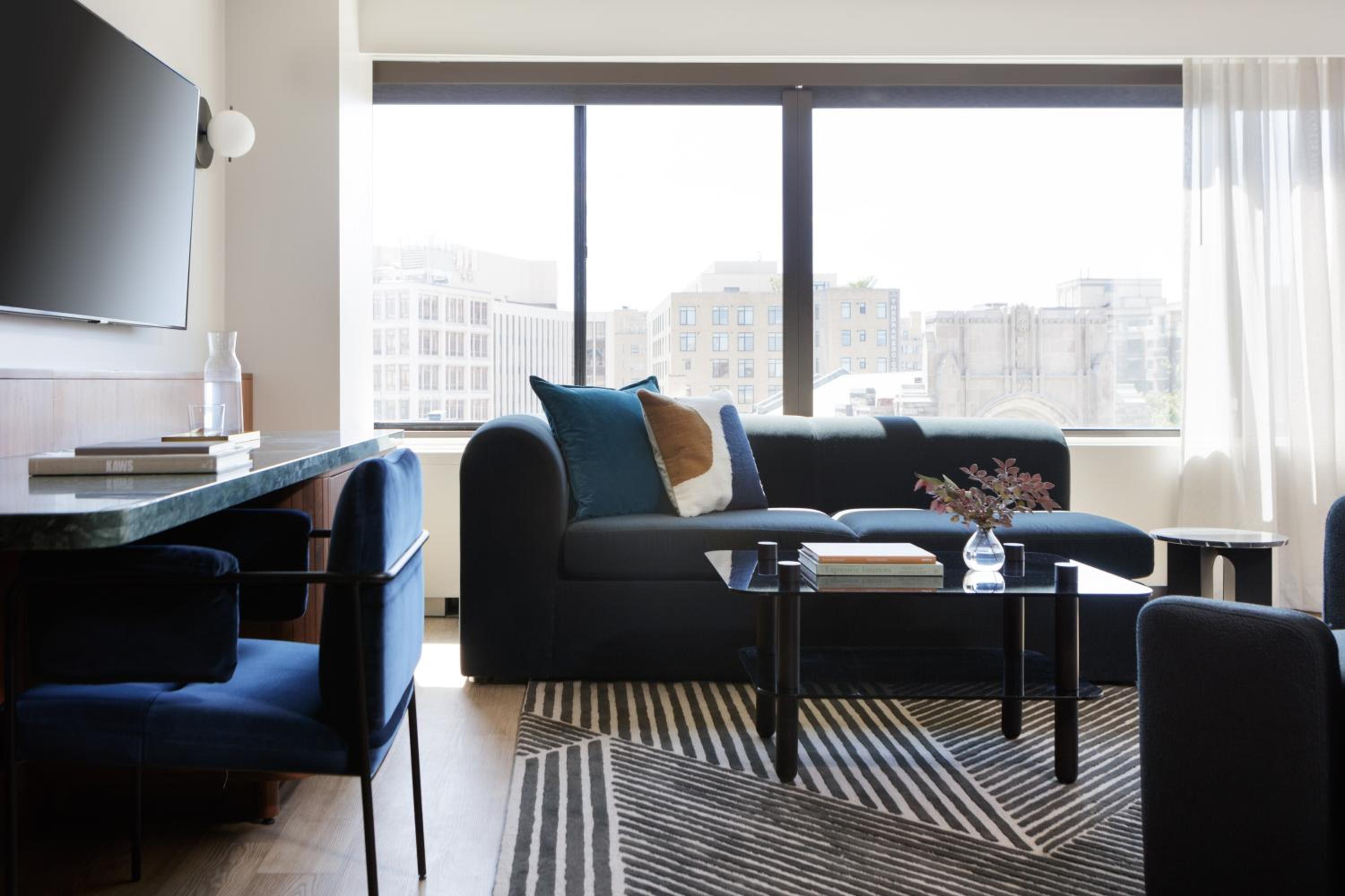 Studio King Suite photo 3